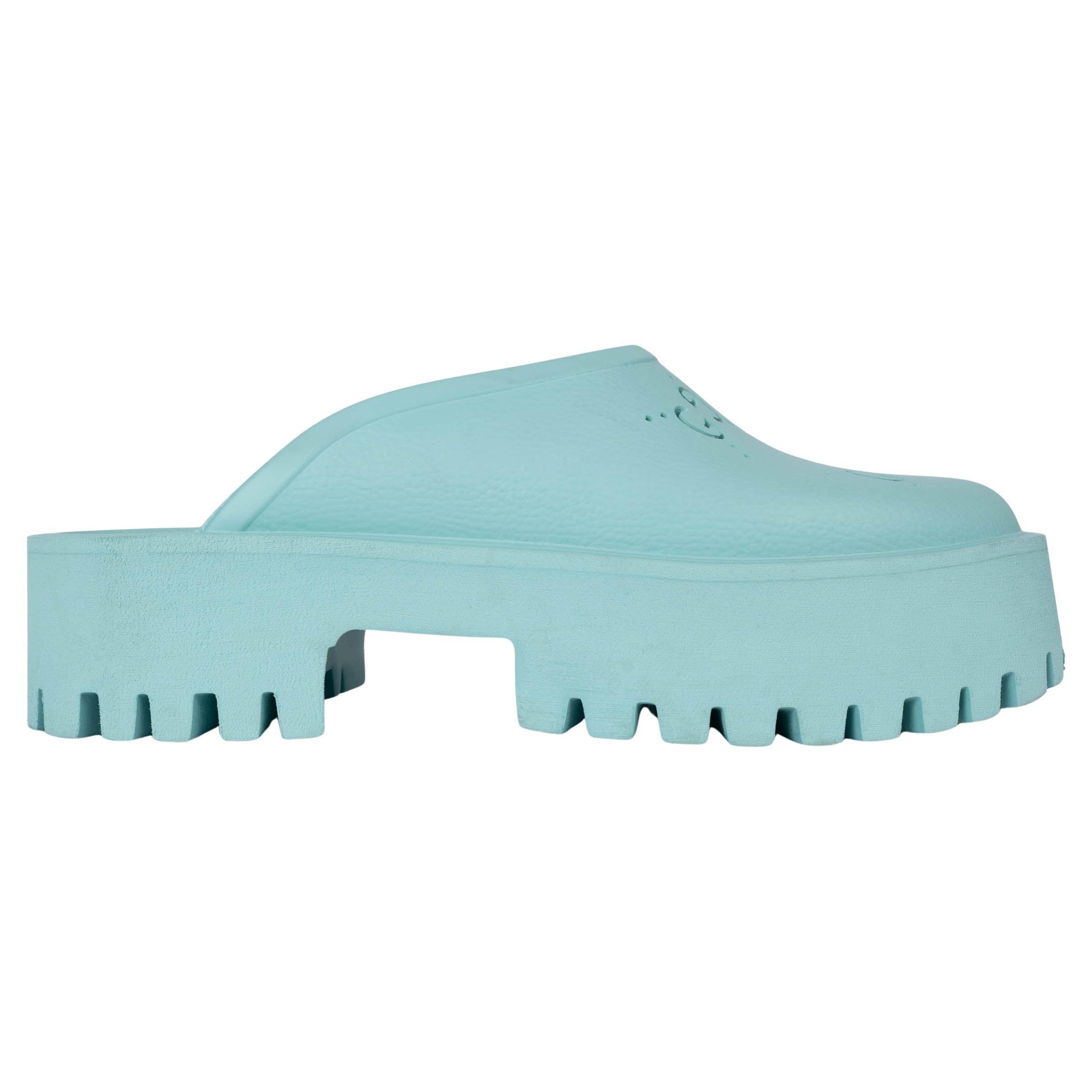 Gucci blu acqua in gomma ELEA GG PERFORATE PLATFORM CLOGS Scarpe 42