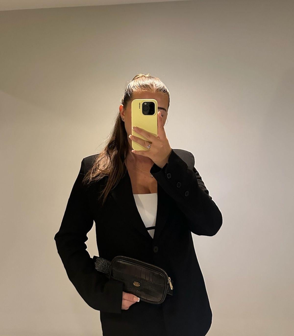 Gucci Alligatore opaco e pelle di vitello, vernice nera invecchiata Ophidia Mini Belt Bag - Taglia 75

Dettagli del prodotto
Xupes Ref: HB5948
Marchio: Gucci
Model: Borsa Ophidia Mini Belt
Tipo: Borsa da cintura
Numero di serie: 519308-4983703
Età: