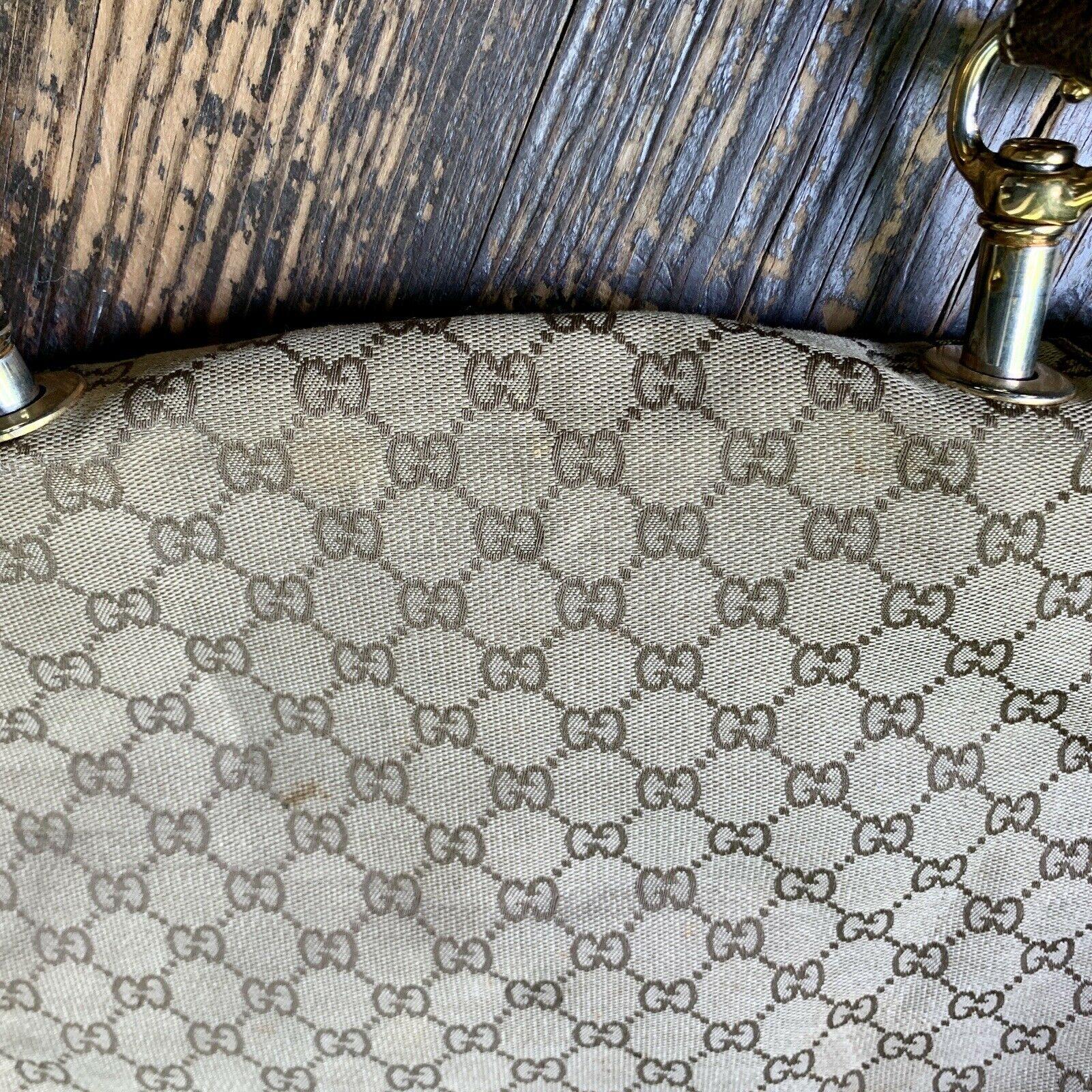 GUCCI Authentic RARE Leather GG Logo VINTAGE 1970s Handbag Purse Crossbody ITALY For Sale 1