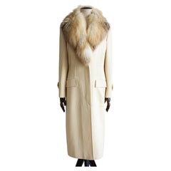 Gucci Autunno/Inverno 1996 by Tom Ford Campaigner Cappotto con colletto in pelliccia di volpe color crema