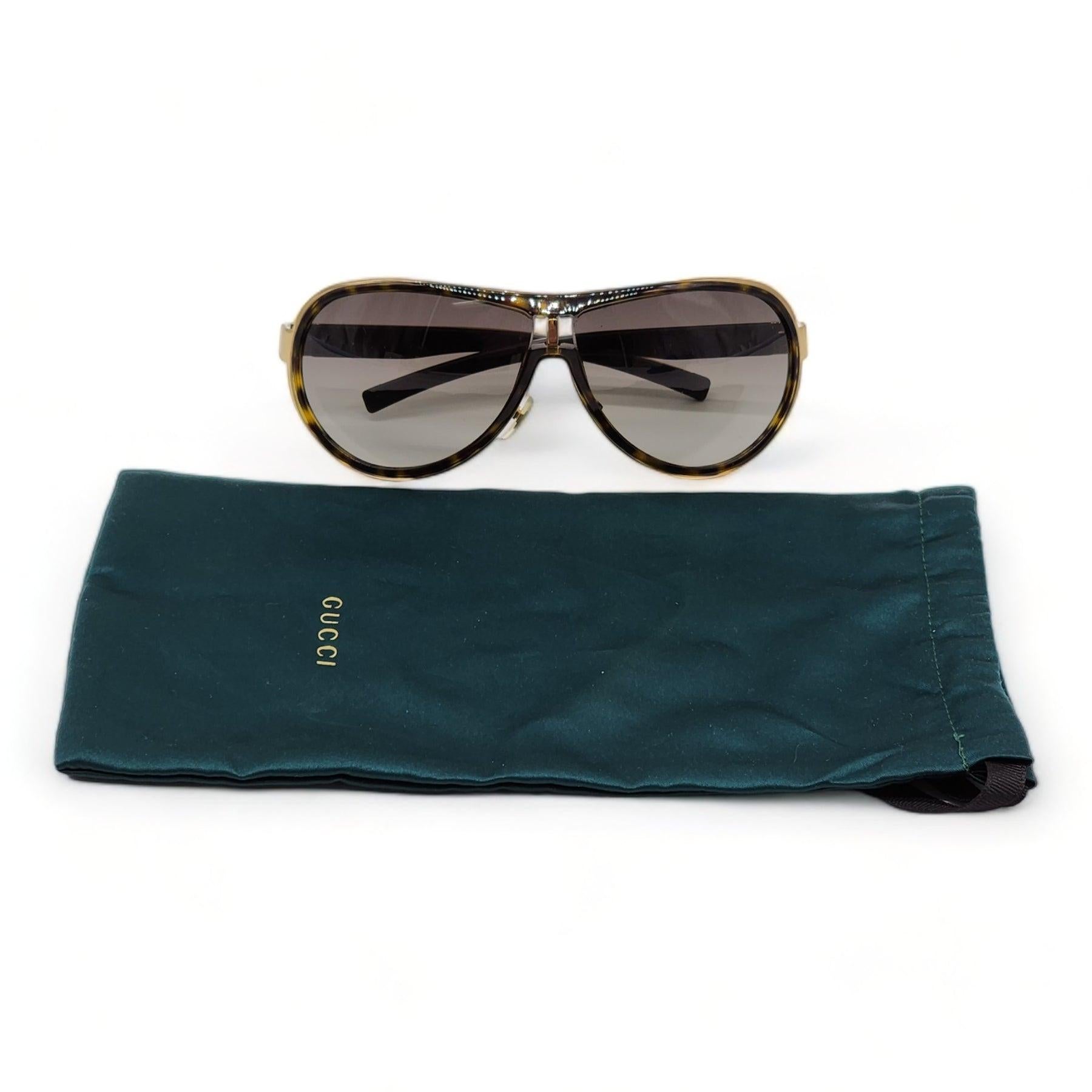 Gucci Aviator Sunglasess  in Gold Color with Logo on Both Sides In Excellent Condition For Sale In Los Angeles, CA