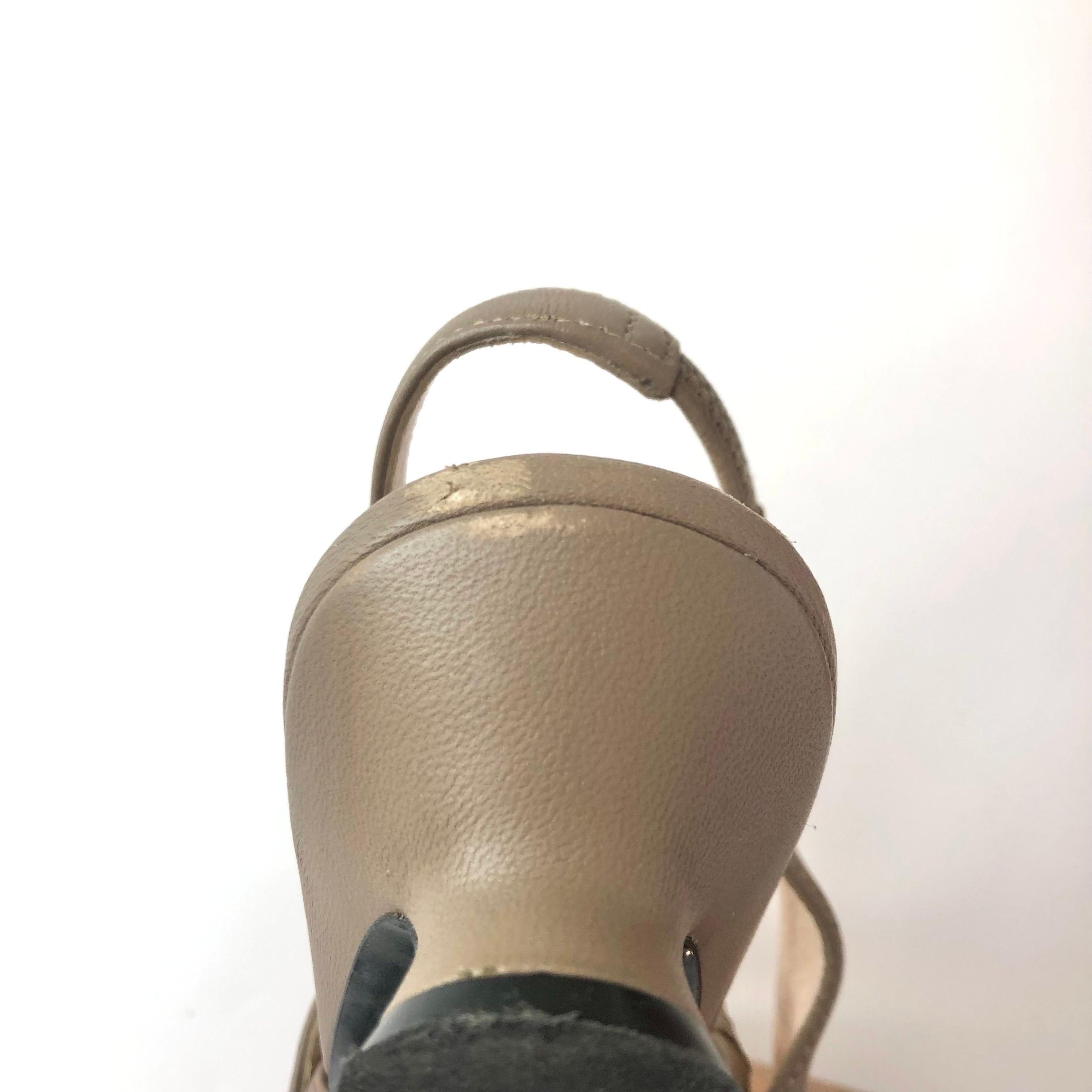 Gucci Baby Bit Deva Taupe Maryjane Pointed Toe Slingback Kitten Heel Pumps 36 in vendita 2