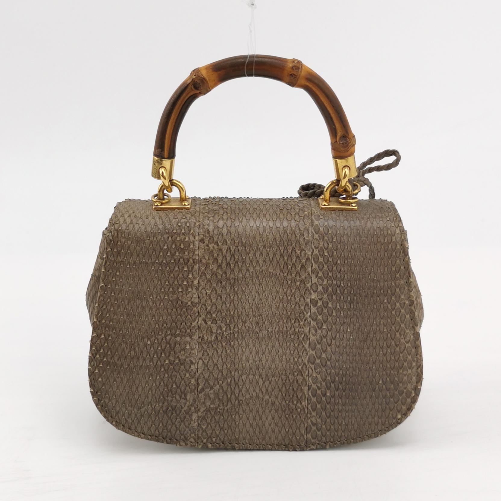 Marron Gucci Bamboo 1947 Night Mini sac de soirée en peau de serpent python avec chaîne en vente