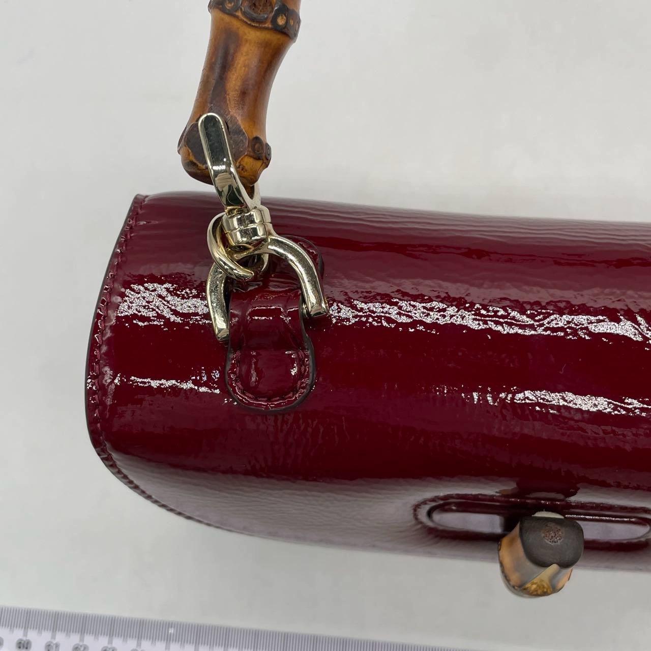 Gucci Bamboo 1947 Small Ancora Red Burgundy Patent Leather Top Handle Bag en vente 5