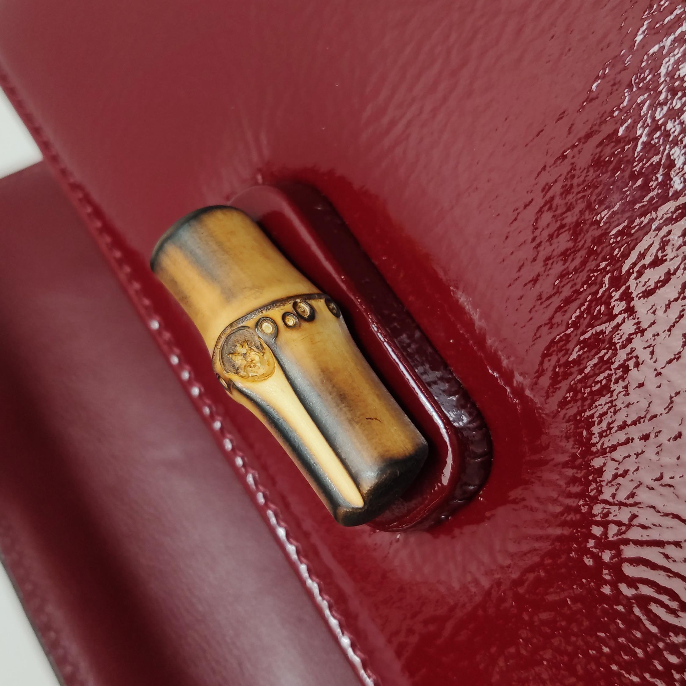 Gucci Bamboo 1947 Small Ancora Red Burgundy Patent Leather Top Handle Bag en vente 5