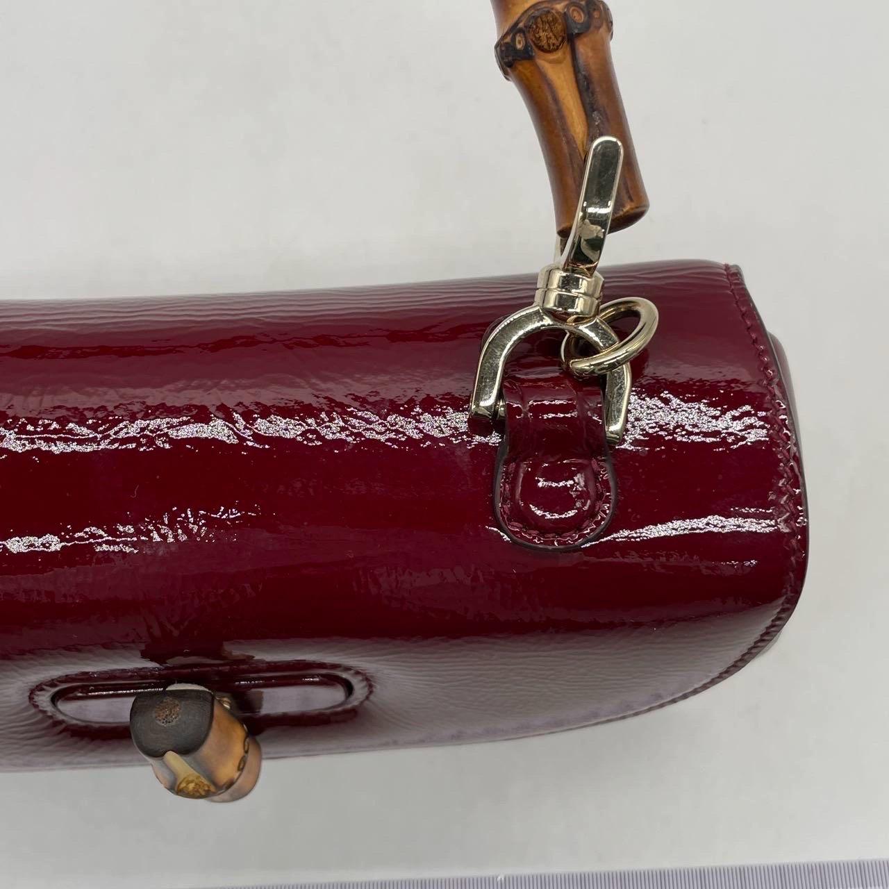 Gucci Bamboo 1947 Small Ancora Red Burgundy Patent Leather Top Handle Bag en vente 7
