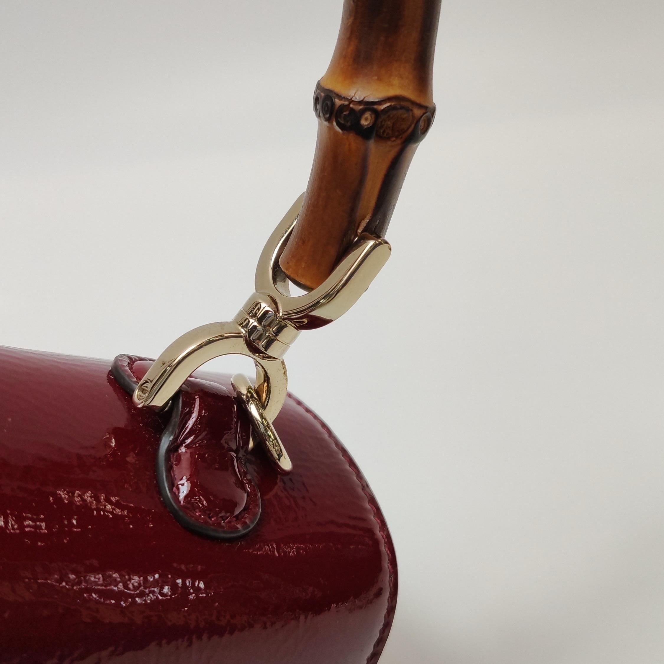 Gucci Bamboo 1947 Small Ancora Red Burgundy Patent Leather Top Handle Bag en vente 7