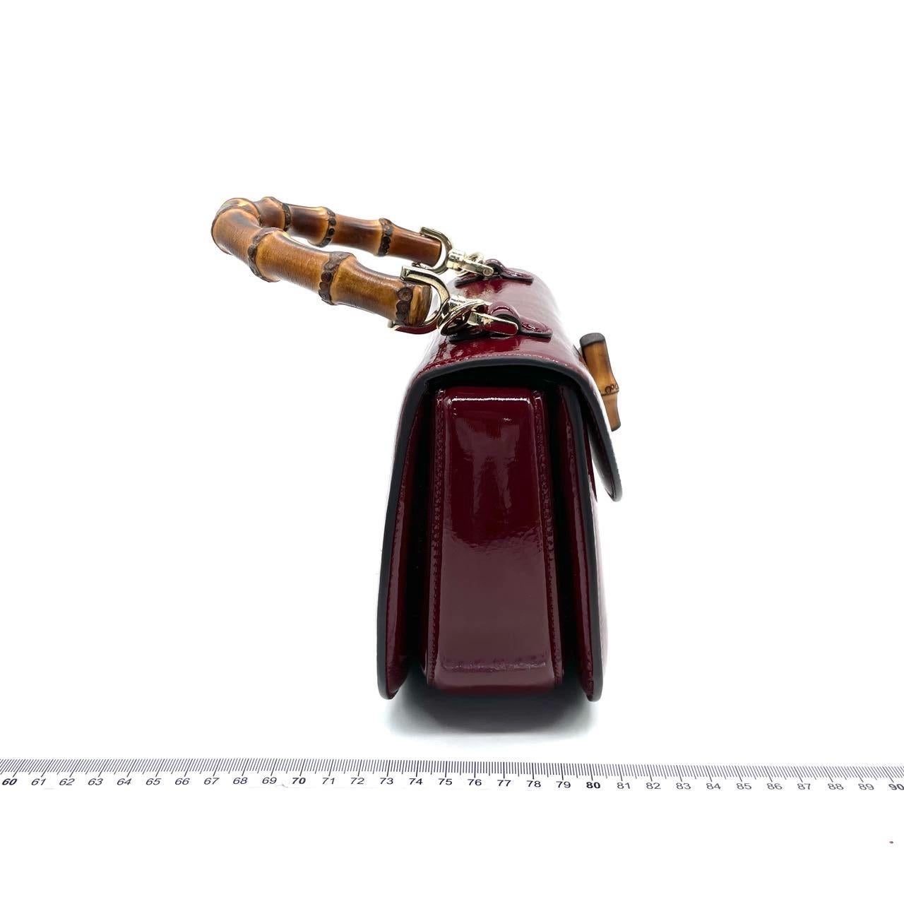 Gucci Bamboo 1947 Small Ancora Red Burgundy Patent Leather Top Handle Bag en vente 2