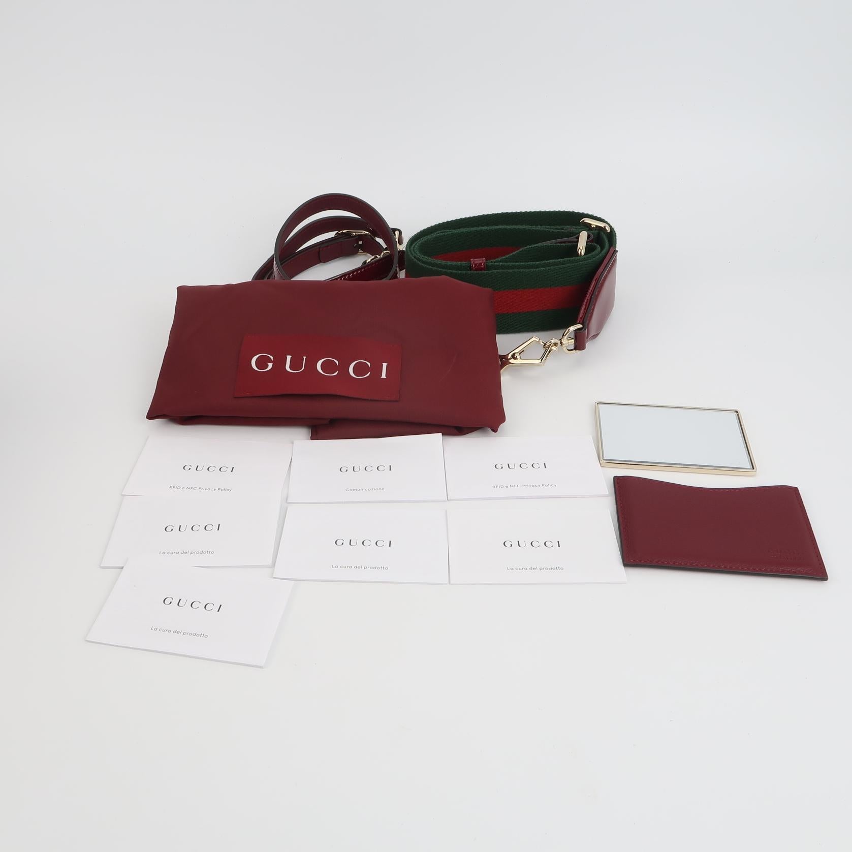 Gucci Bamboo 1947 Small Ancora Red Burgundy Patent Leather Top Handle Bag en vente 2