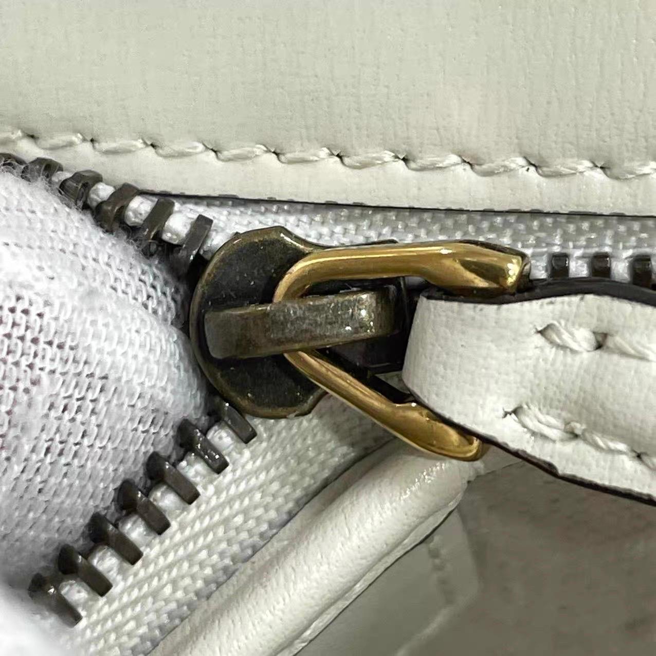 Gucci Bamboo 1947 Top Handle Bag Small White Box Leather Canvas Strap en vente 15