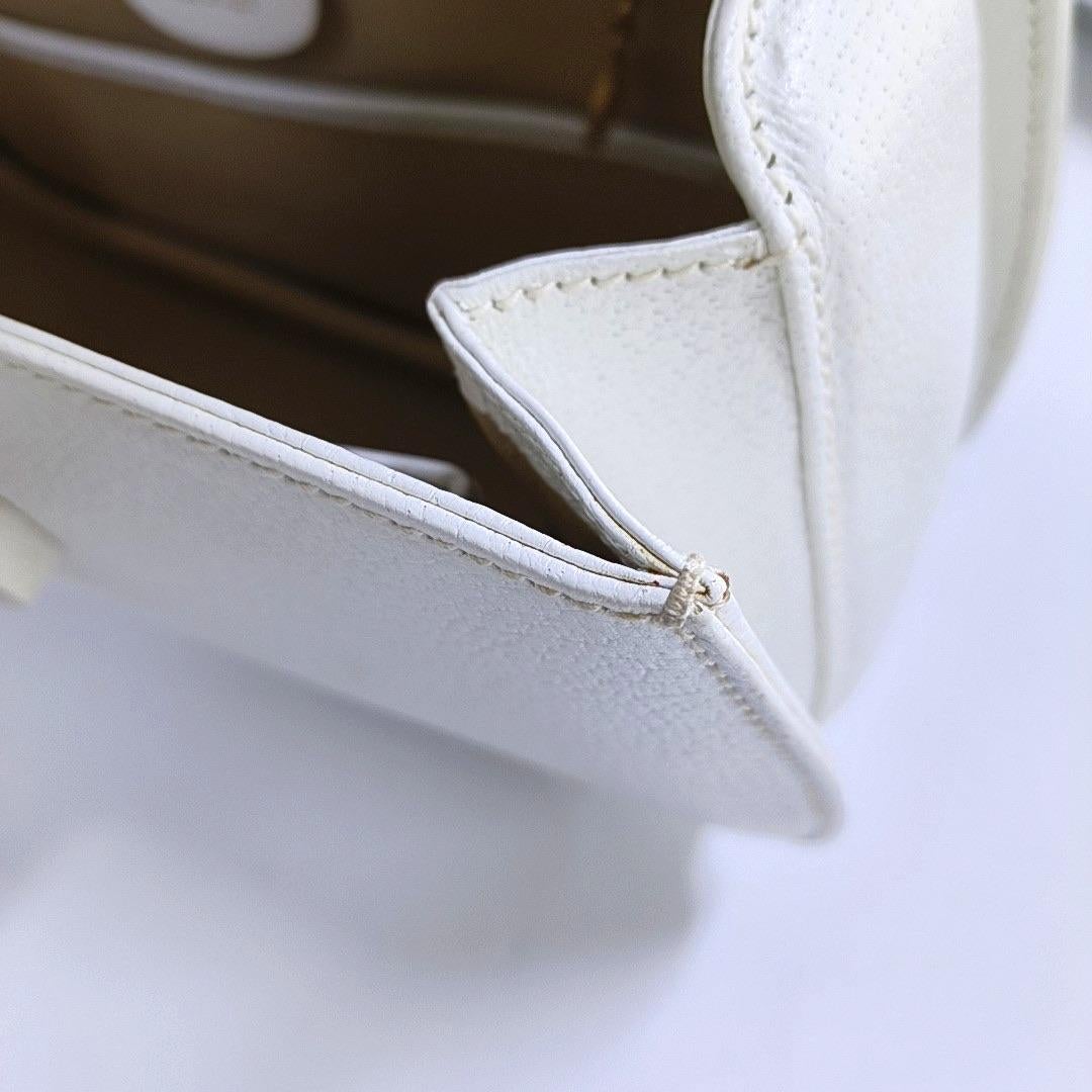 Gucci Bamboo 1947 Top Handle Bag Weißes genarbtes Leder Medium im Angebot 11