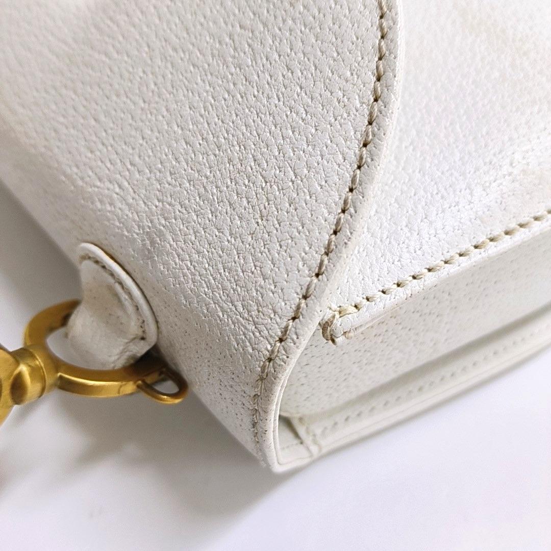 Gucci Bamboo 1947 Top Handle Bag Weißes genarbtes Leder Medium im Angebot 3