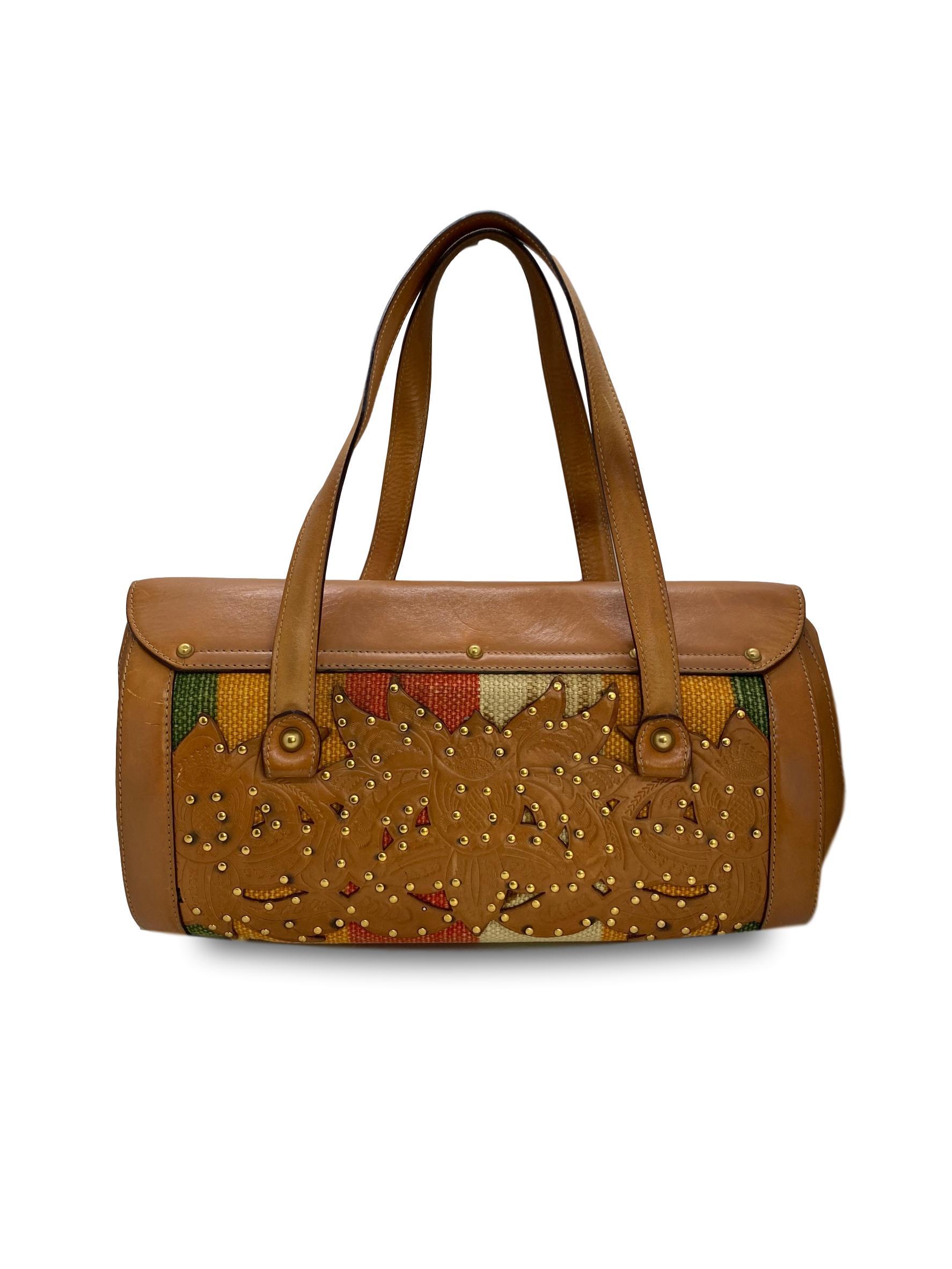 Gucci Bamboo Bullet Leder Nieten Limited Edition Tri-Color Handtasche. im Zustand �„Gut“ in Banner Elk, NC