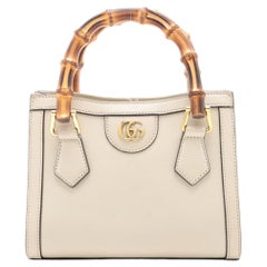 Gucci Diana Capsule Lederhandtasche aus Bambus in Beige