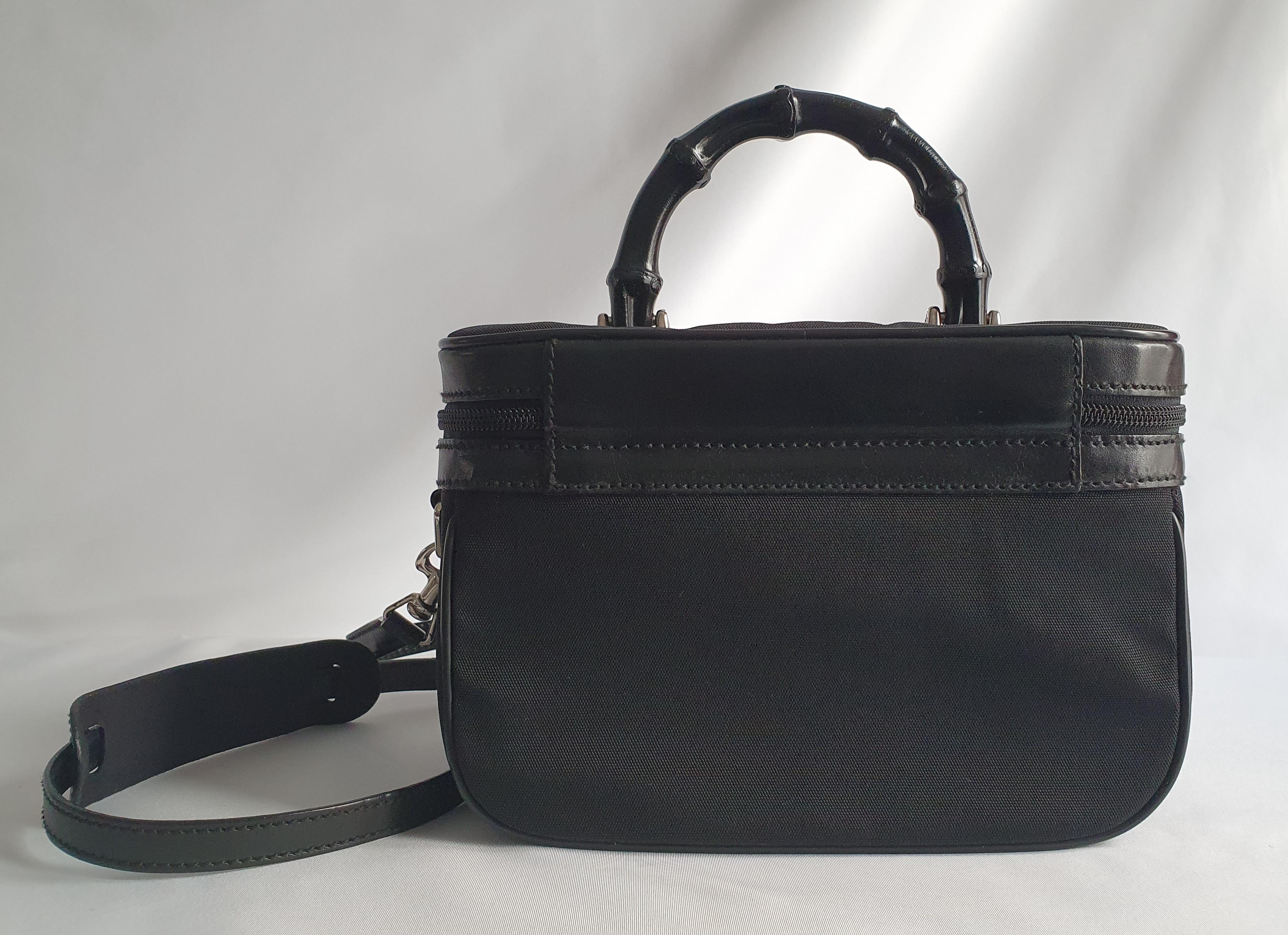 - Designer: GUCCI
- Model: Bamboo
- Condition: Very good condition. Scratches on the clasp, Bag restored by a professional
- Accessories: None
- Measurements: Width: 24cm, Height: 16cm, Depth: 13cm, Strap: 121cm
- Exterior Material: Cloth
- Exterior