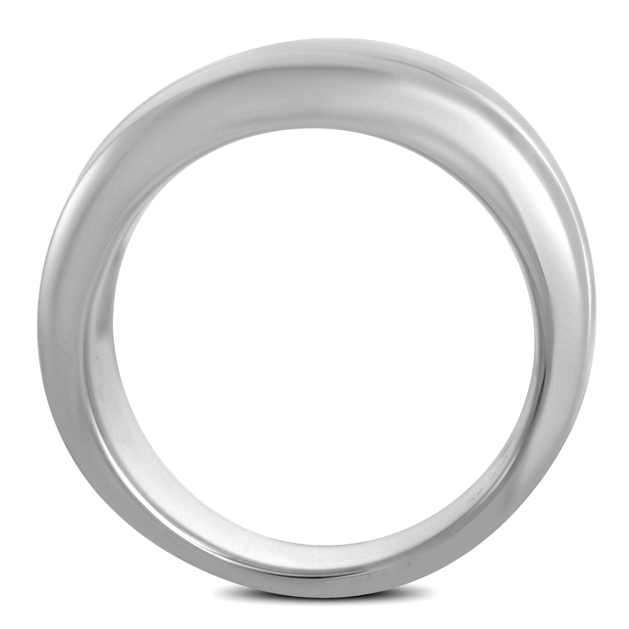 The Gucci “Bamboo” ring is crafted from silver and weighs 18.3 grams, boasting band thickness of 12 mm and top height of 3 mm, while top dimensions measure 24 by 20 mm.
 
 This item is offered in brand new condition and includes a gift box.