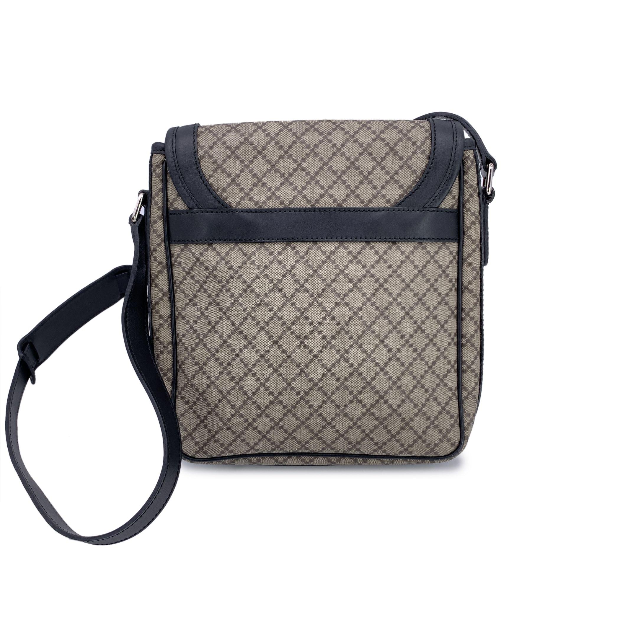 Noir Gucci sac à bandoulière à rabat vertical en toile diamantée beige et noire en vente