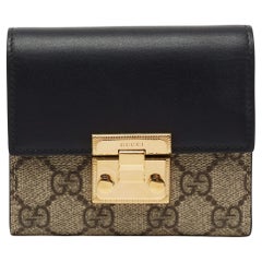 GG Supreme Canvas und Leder Padlock Brieftasche von Gucci in Beige/Schwarz