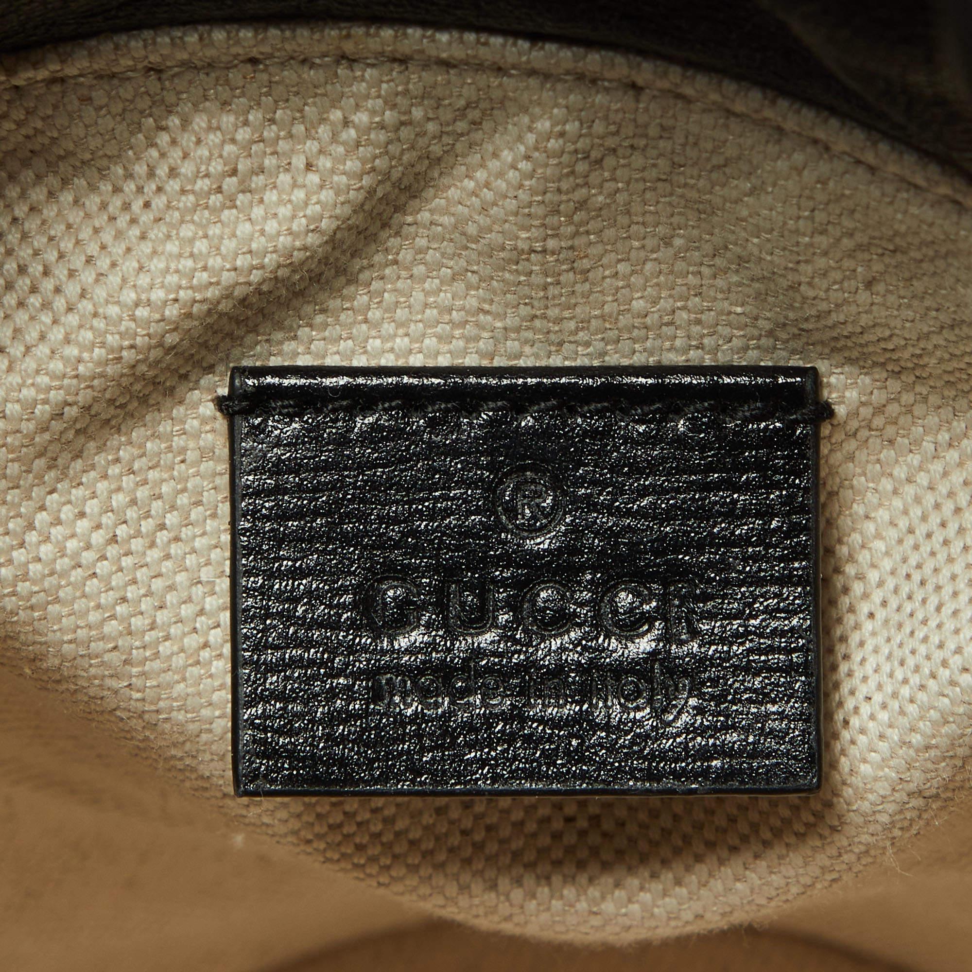Gucci Beige/Black Wicker and Leather Horsebit 1955 Bucket Bag In Excellent Condition In Dubai, Al Qouz 2