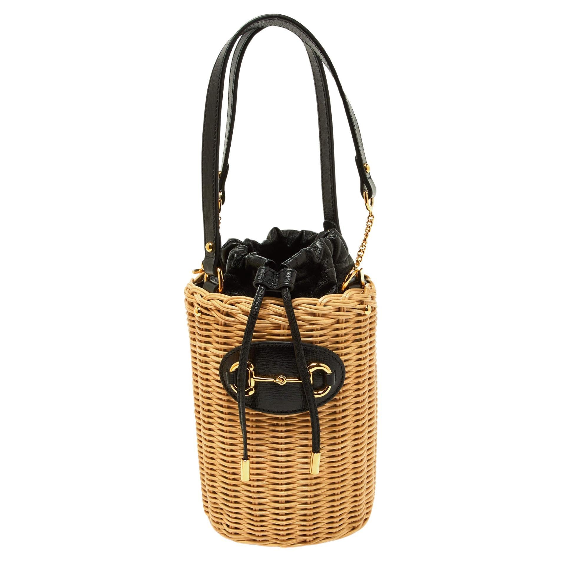 Gucci Beige/Black Wicker and Leather Horsebit 1955 Bucket Bag For Sale