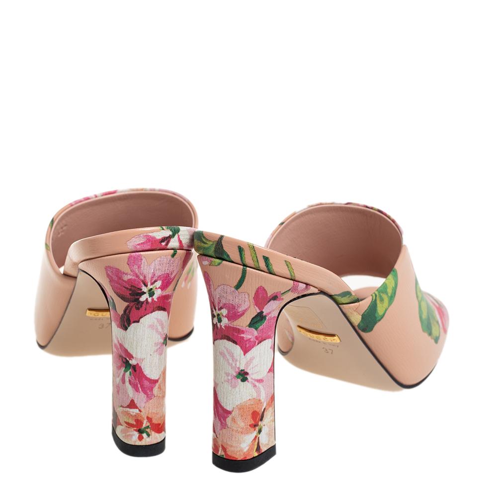 Gucci Beige Bloom Floral Print Leather Slide Sandals Size 37 In New Condition In Dubai, Al Qouz 2