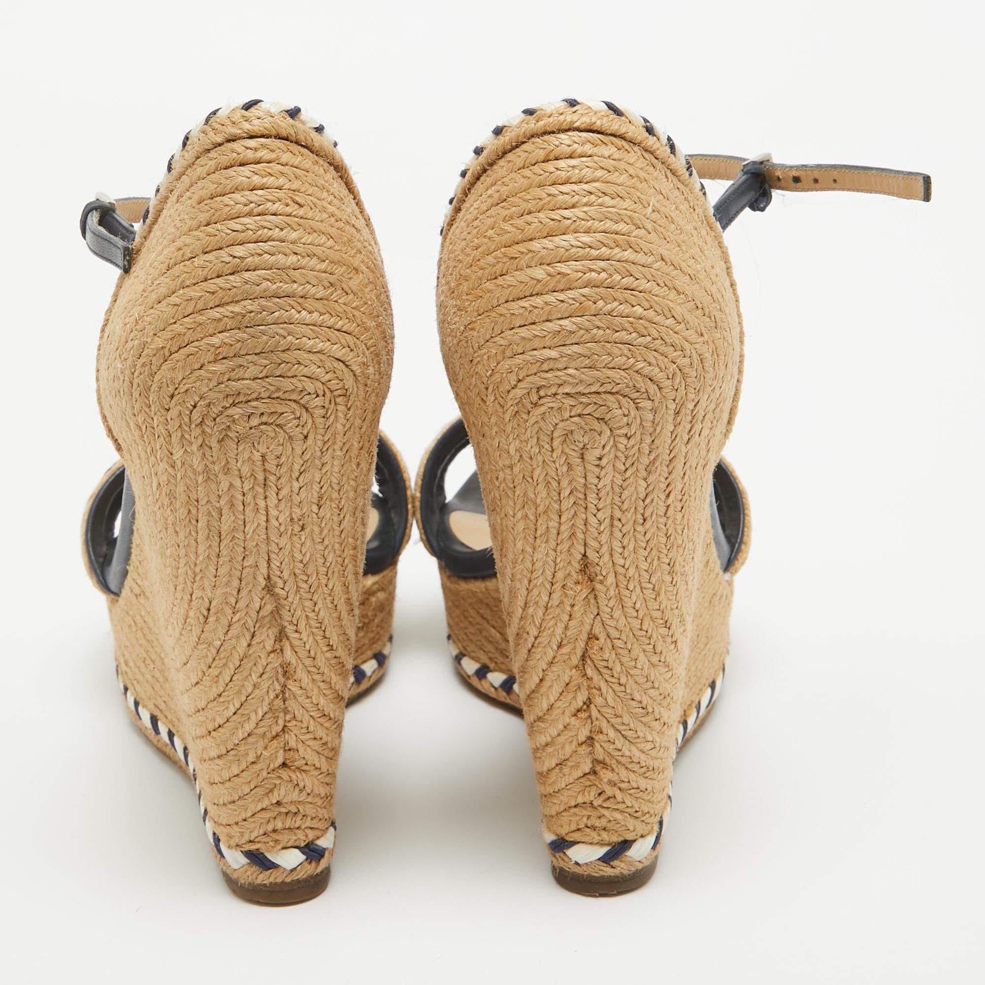 Women's Gucci Beige/Blue Leather and Raffia Wedge Sandals Size 36