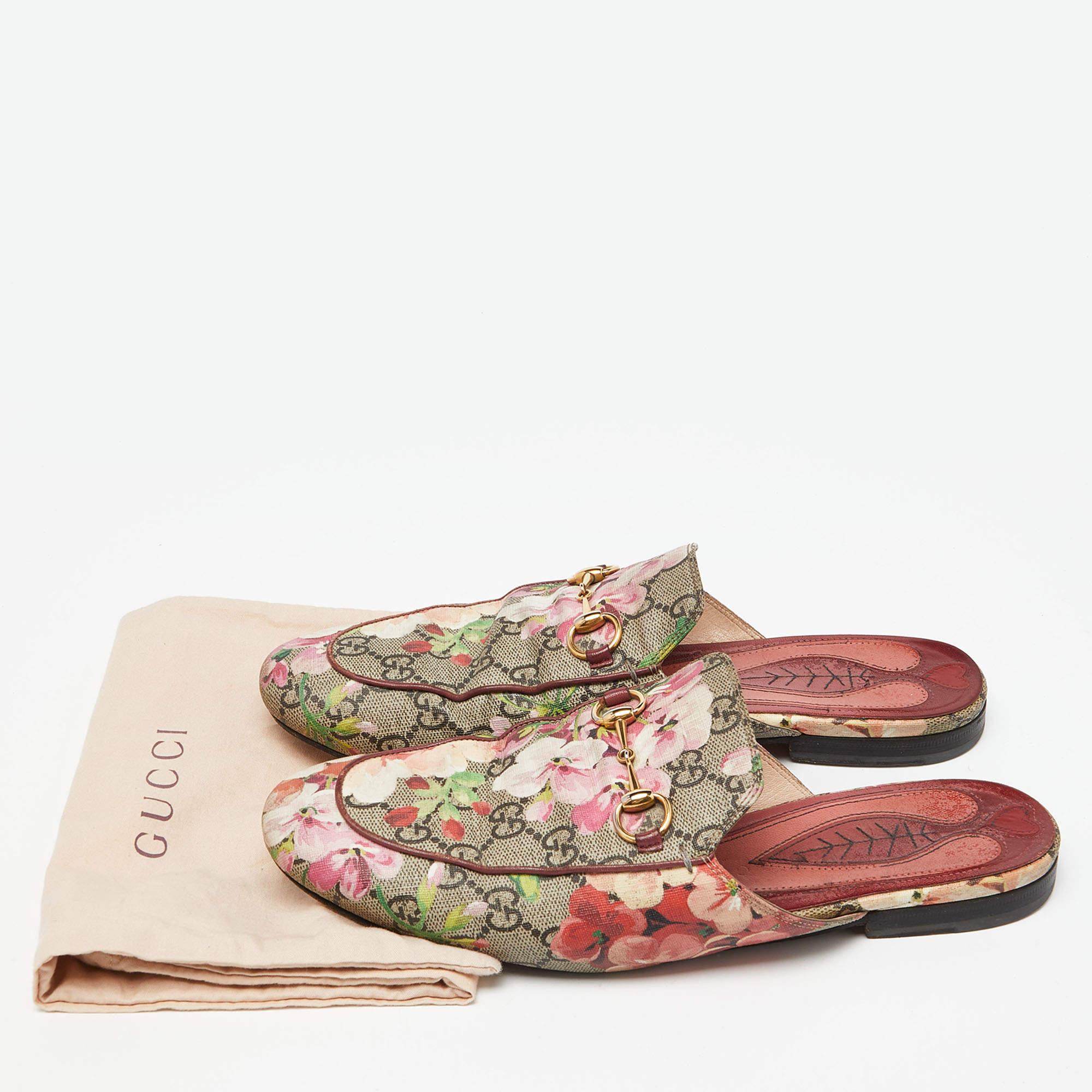 Women's Gucci Beige/Brown Blooms Print GG Supreme Canvas Princetown Flat Mules Size 40 For Sale