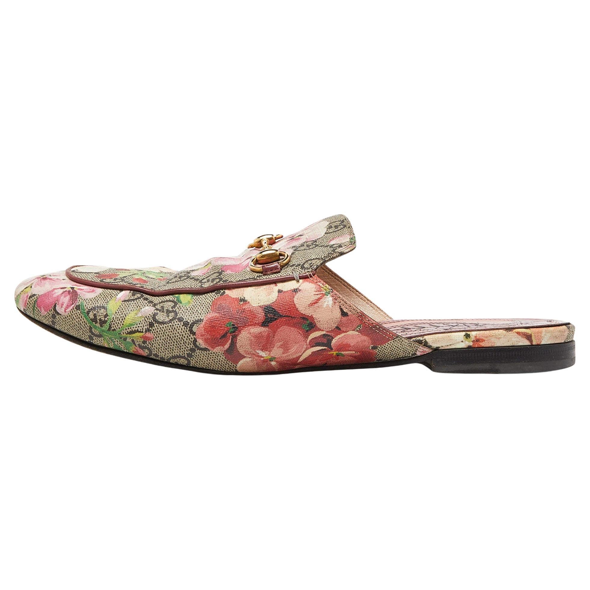 Gucci Beige/Brown Blooms Print GG Supreme Canvas Princetown Flat Mules Size 40 For Sale