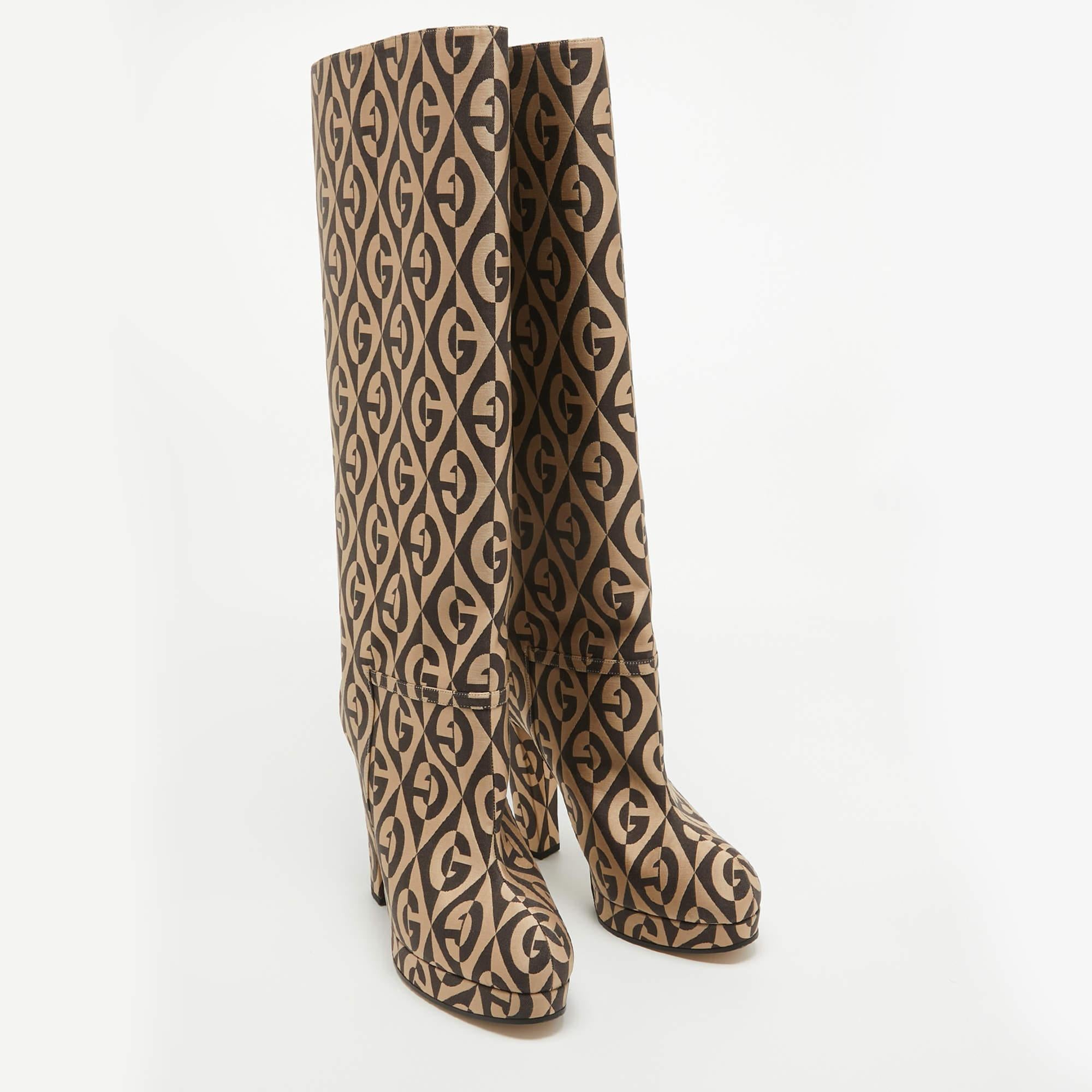 Gucci Beige/Brown Fabric Rhombus Knee Length Platform Boots Size 41 In New Condition For Sale In Dubai, Al Qouz 2