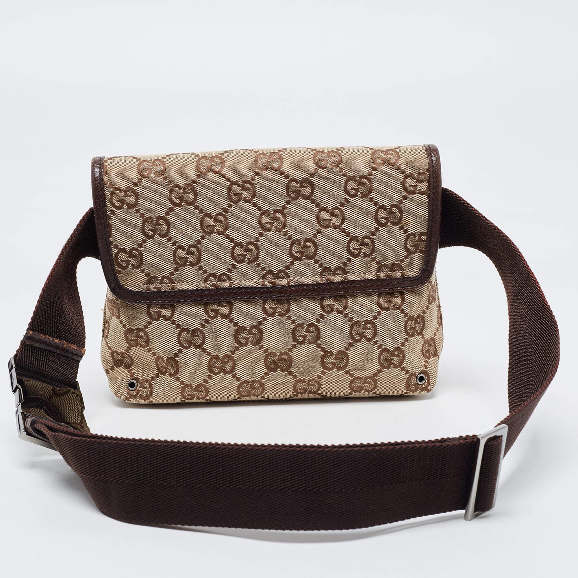 It's just as important to have the right accessories, as it is to have the right outfit. This Gucci creation is just what you need to do that. This beige piece, made with GG canvas and brown leather will seamlessly complement your uptown and