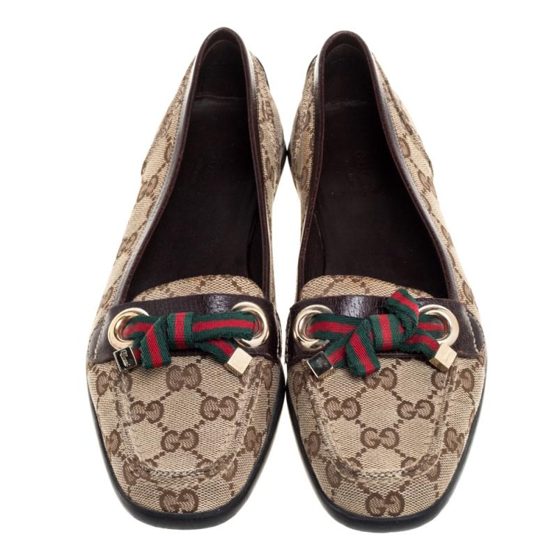 Gucci Beige/Brown GG Canvas and Leather Web Bow Detail Loafers Size 35.5 In Good Condition For Sale In Dubai, Al Qouz 2