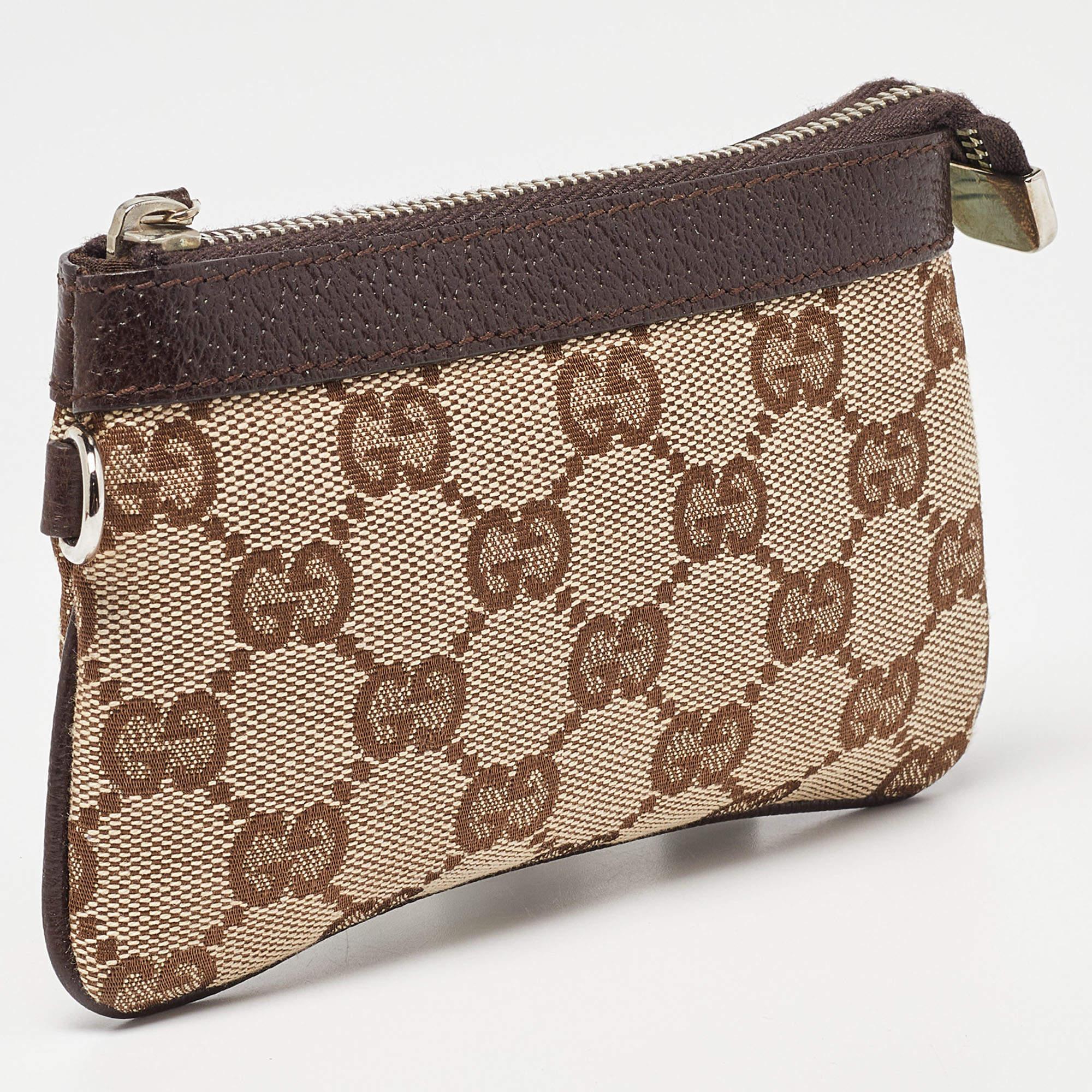 Marron Gucci Beige/Brown GG Canvas and Leather Zip Pouch (Pochette zippée en toile et cuir) en vente
