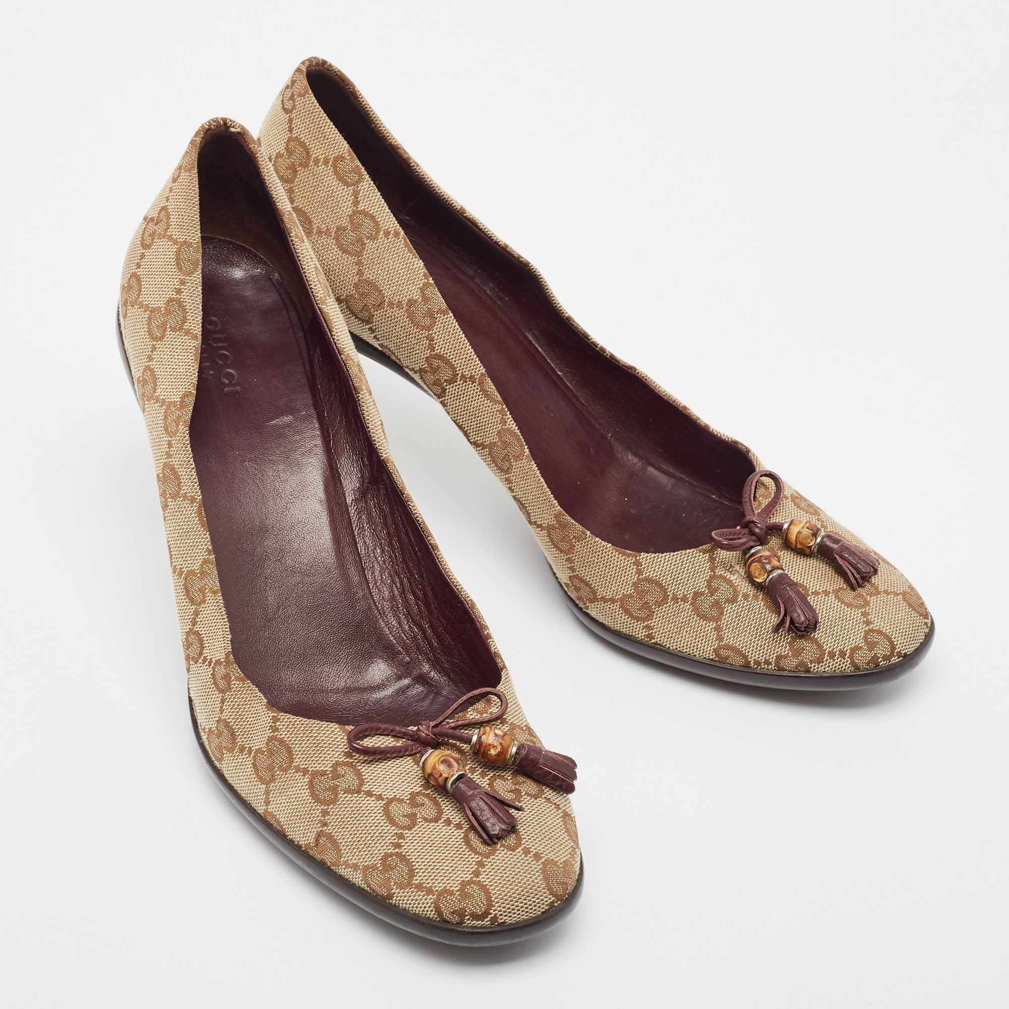 Women's Gucci Beige/Brown GG Crystal Canvas Web Bow Pumps Size 40
