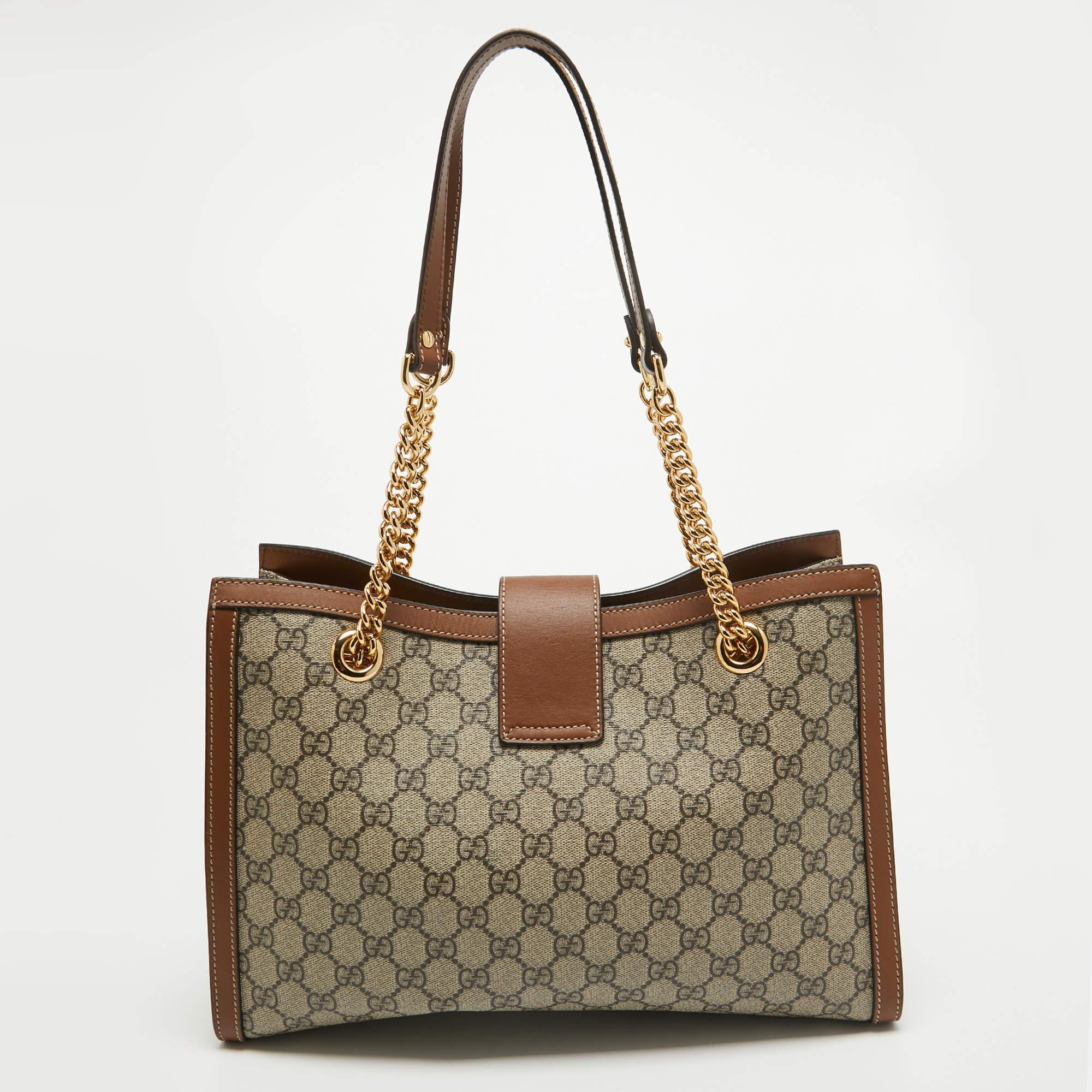 Know to create stylish, sophisticated, and timeless designs, this is a brand worth investing in. The bags that come from this Gucci's atelier are exquisite. This tote bag is no different. It has been made from quality materials and comes with an