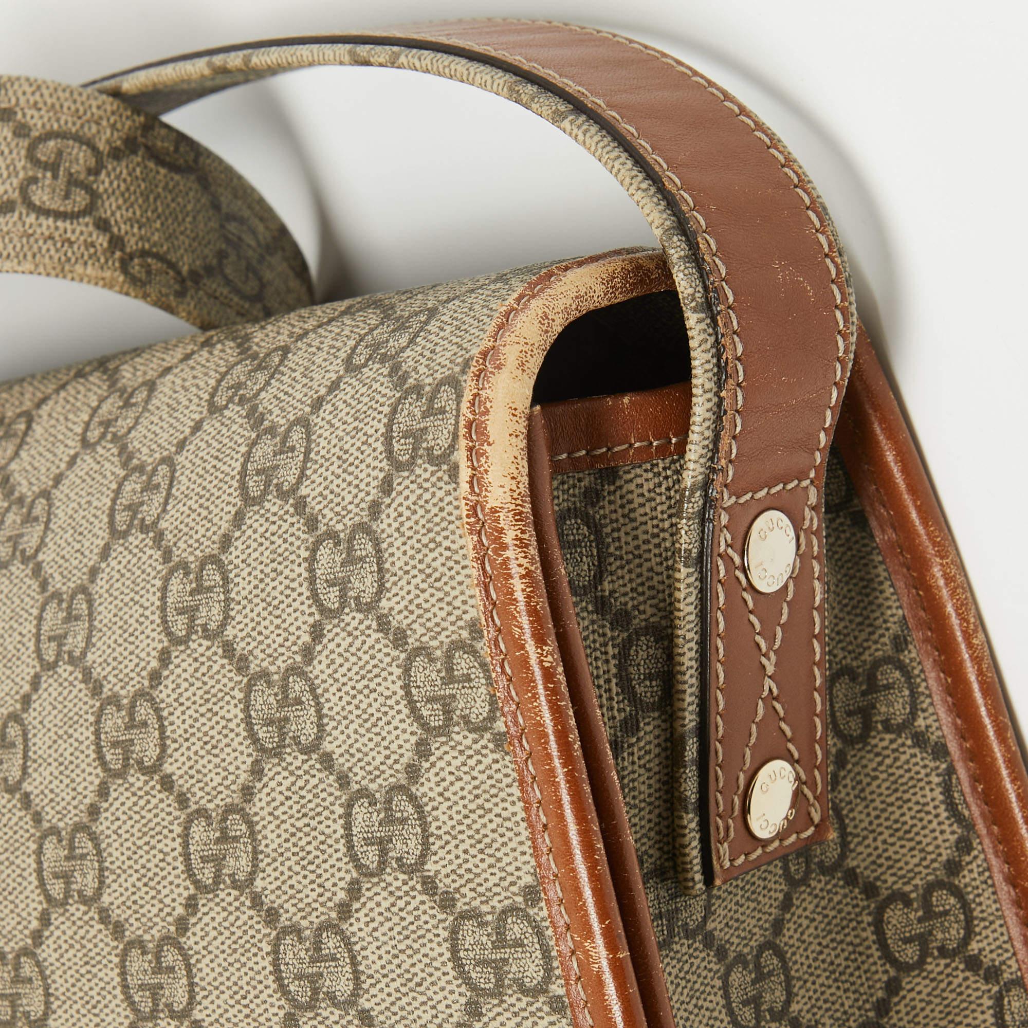 Gucci Beige/Brown GG Supreme Canvas and Leather Messenger Bag en vente 13