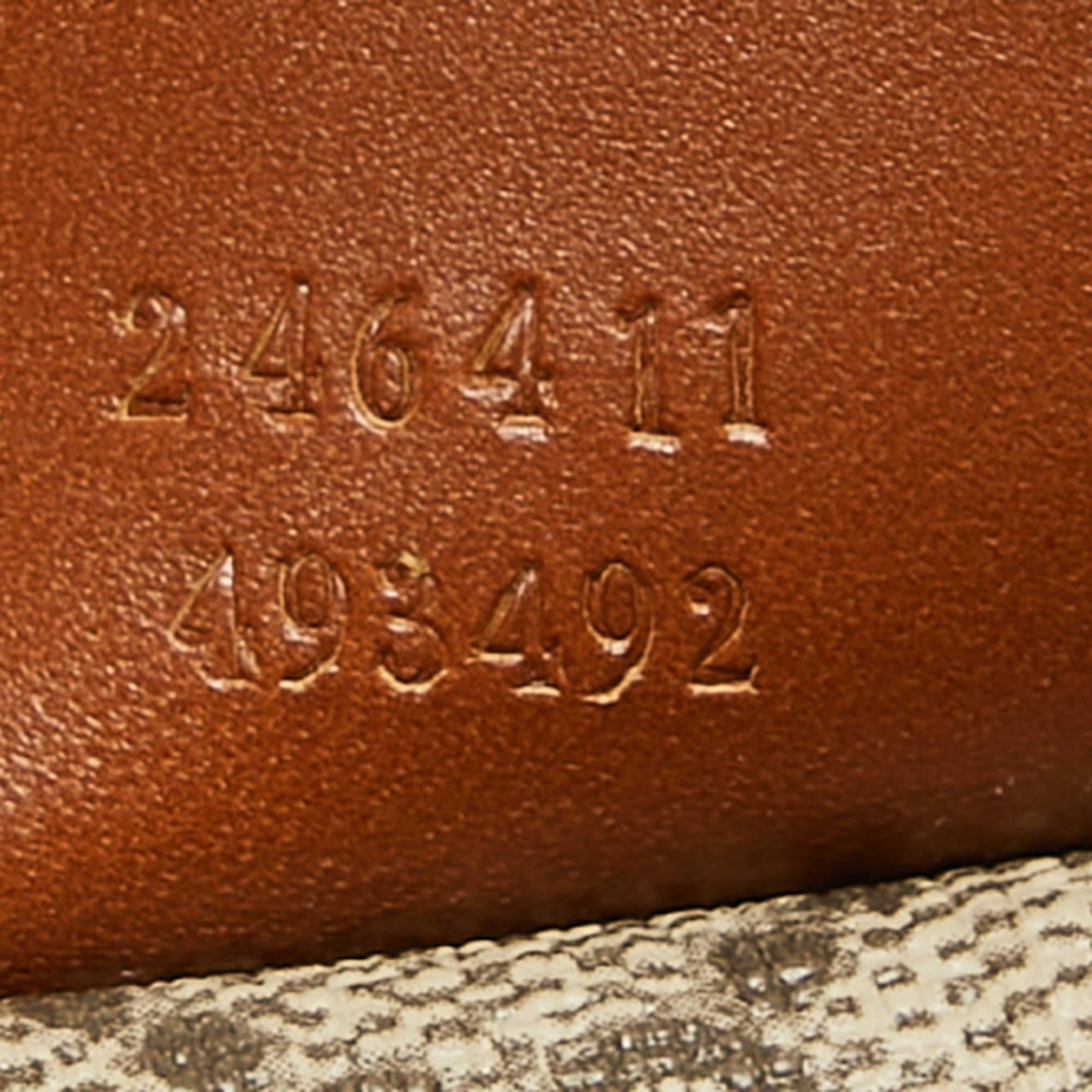 Gucci Beige/Brown GG Supreme Canvas and Leather Messenger Bag en vente 23