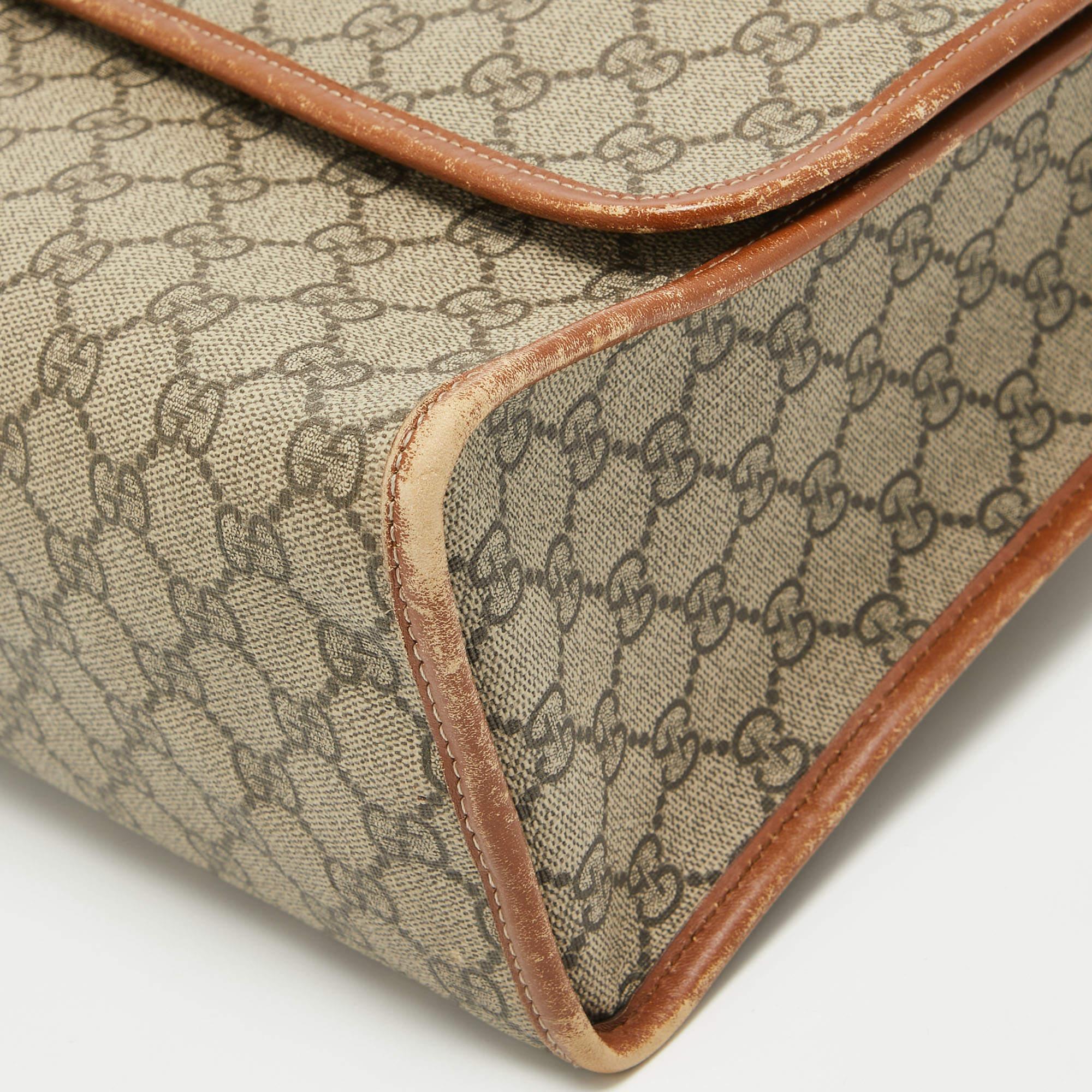 Gucci Beige/Brown GG Supreme Canvas And Leather Messenger Bag In Good Condition For Sale In Dubai, Al Qouz 2