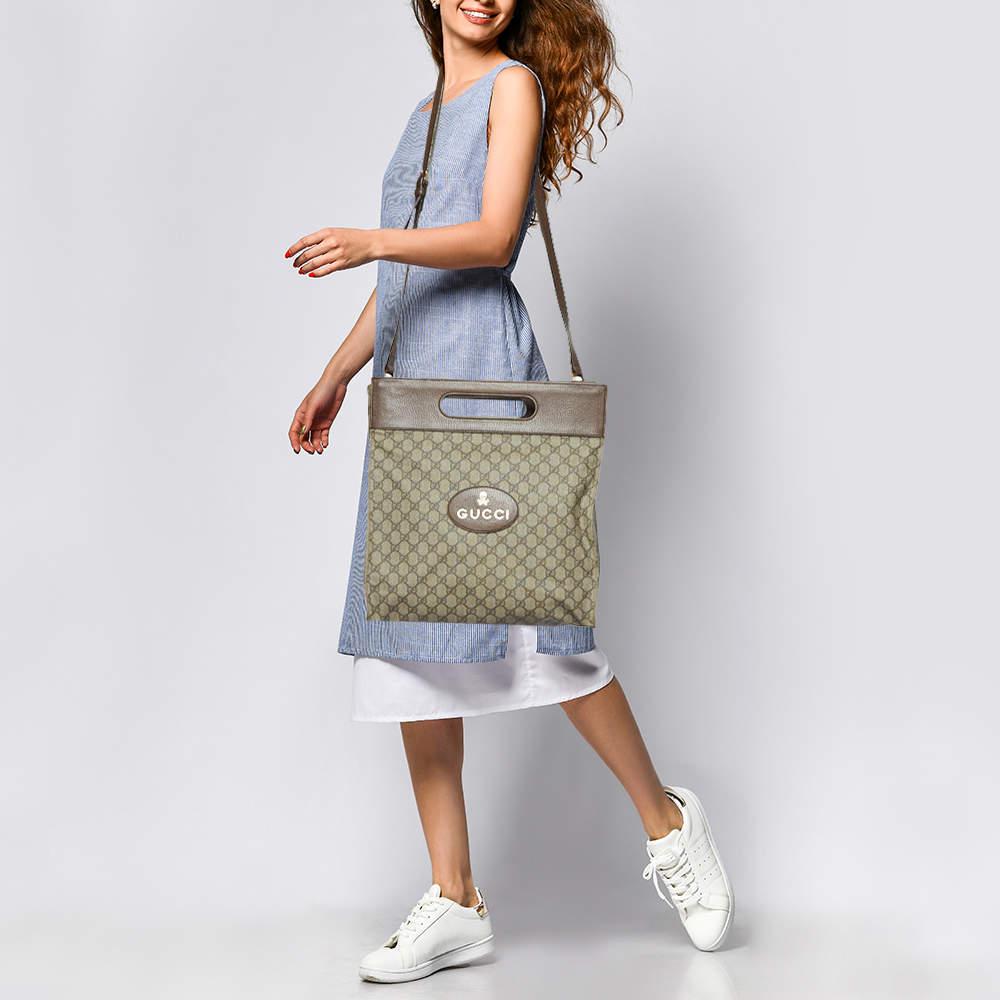 This alluring tote bag for women has been designed to assist you on any day. Convenient to carry and fashionably designed  the tote is cut with skill and sewn into a great shape. It is well equipped to be a reliable accessory.