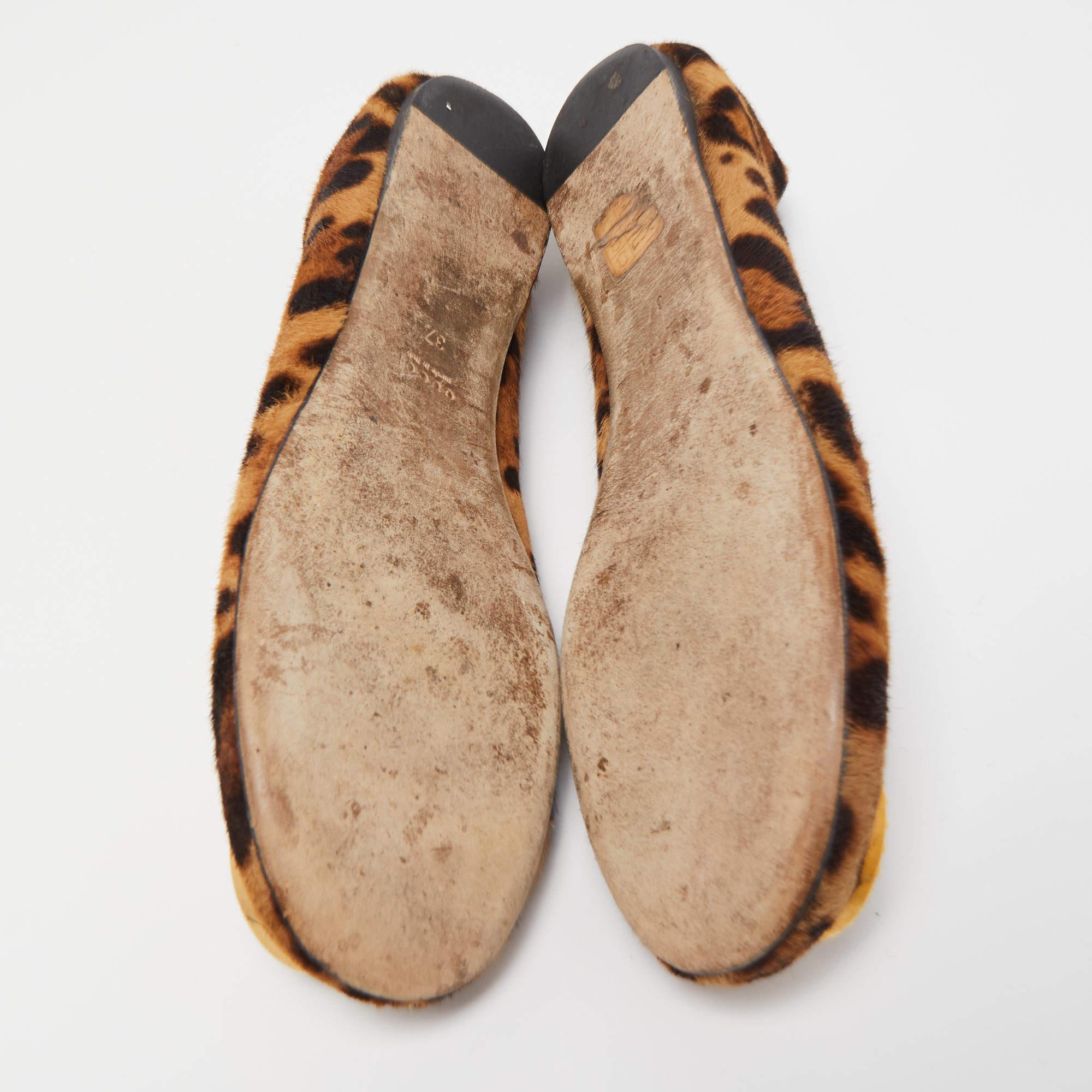 Gucci Beige/Brown Leopard Print Calf Hair Studded Interlocking G Ballet Flats Si 2