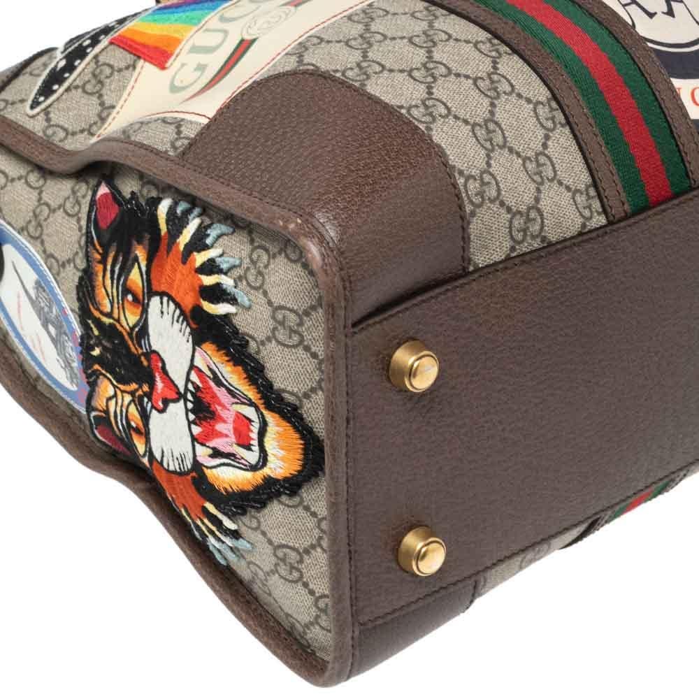 Gucci Beige/Brown Soft GG Supreme Courrier Duffle Bag In Good Condition In Dubai, Al Qouz 2