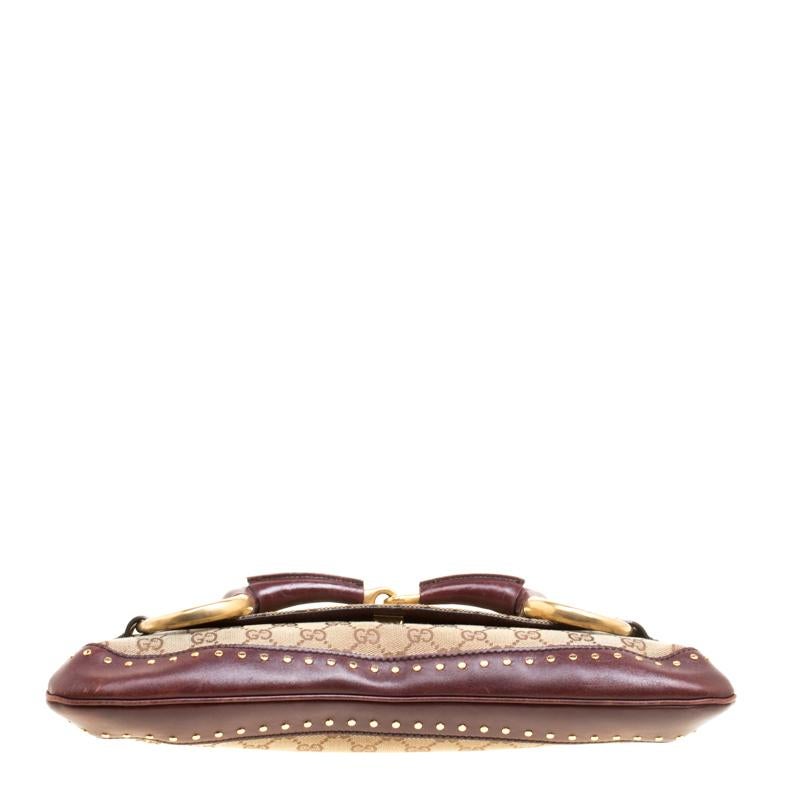 Gucci Beige/Burgundy GG Canvas and Leather Horsebit Studded Chain Clutch In Good Condition In Dubai, Al Qouz 2