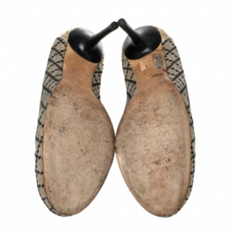 Gucci Beige Canvas & Croc Embossed Leather Bamboo Horsebit Loafer Pumps Size 38 Bon état - En vente à Dubai, Al Qouz 2