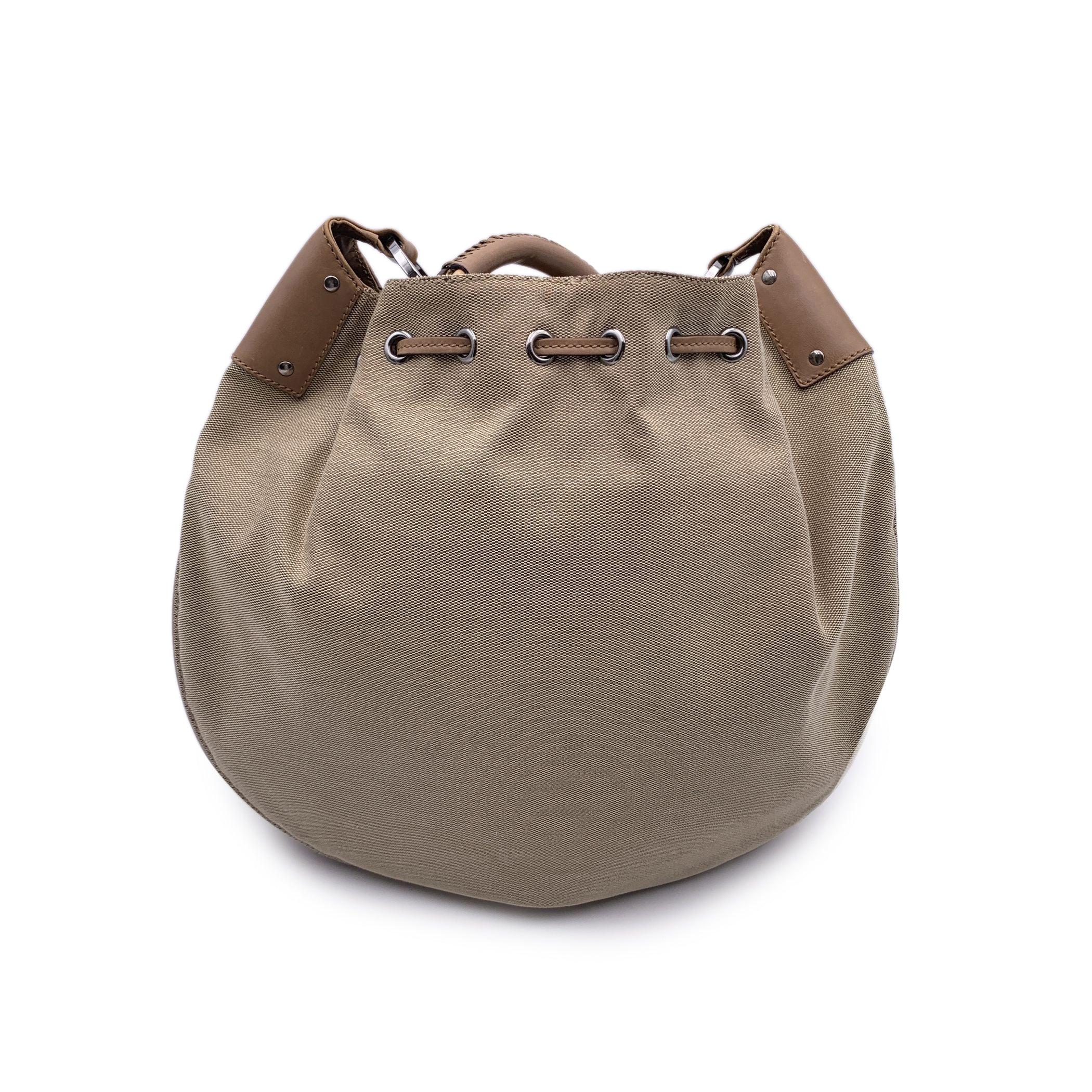 Gucci Beige Canvas Leather Drawstring Hobo Bag Shoulder Bag Tote In Good Condition For Sale In Rome, Rome