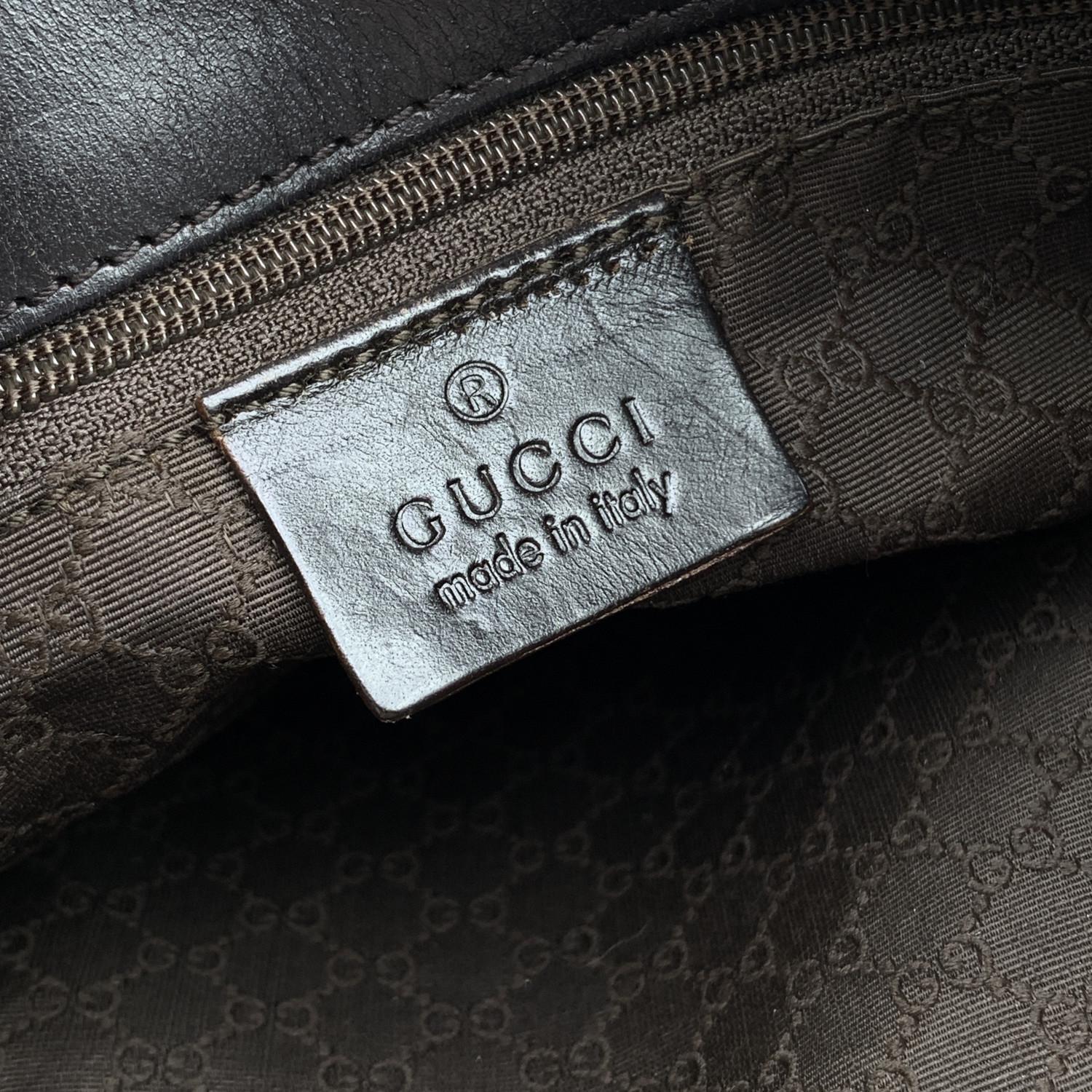Gucci Beige Canvas Signature Web Bucket Shoulder Bag For Sale 4
