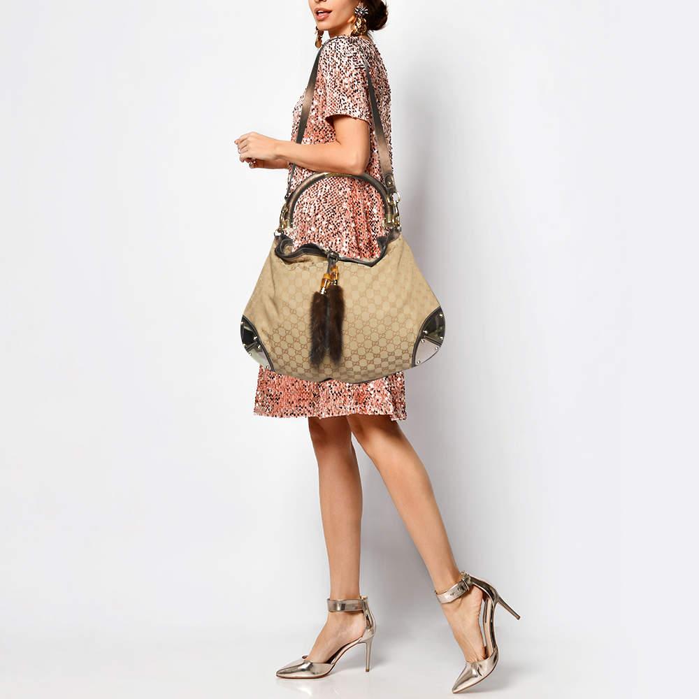 Gucci Beige/Dark Brown GG Canvas and Leather/Mink Fur Large Babouska Indy Hobo In Fair Condition In Dubai, Al Qouz 2