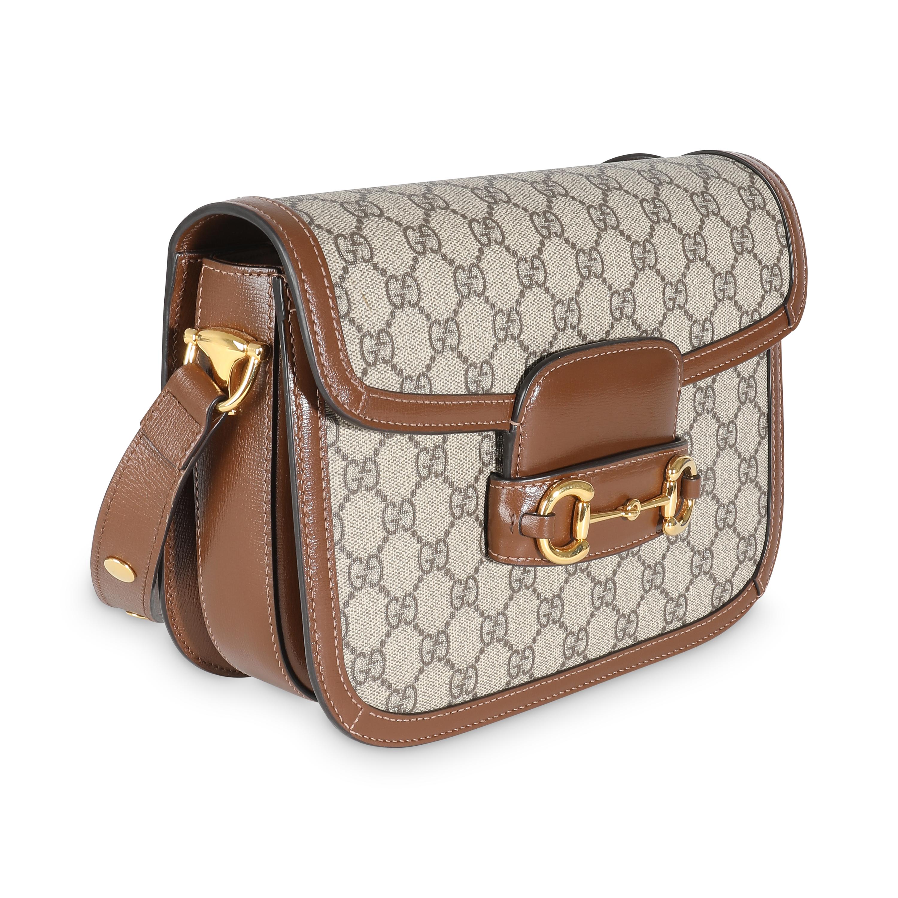 Gucci Beige Ebony GG Supreme Canvas 1955 Horsebit Shoulder Bag In Excellent Condition For Sale In New York, NY