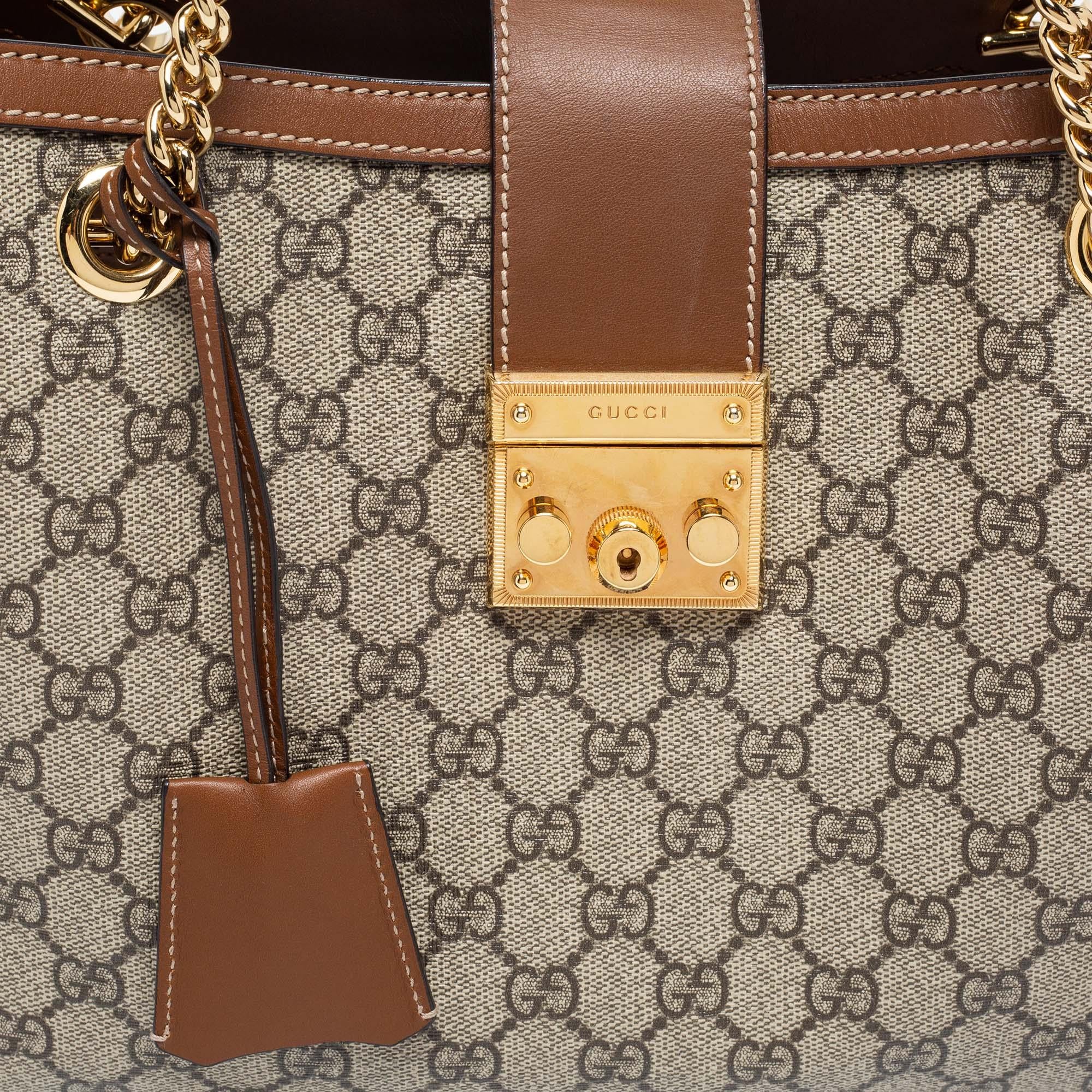 Gucci Beige/Ebony GG Supreme Canvas and Leather Medium Padlock Tote In Good Condition In Dubai, Al Qouz 2