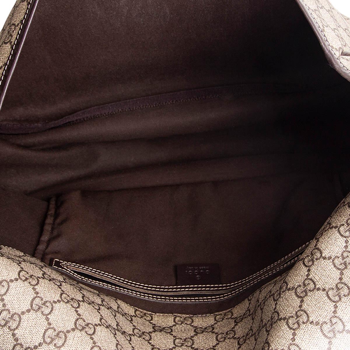  GUCCI beige / ebony GG SUPREME DOUBLE BUCKLE Messenger Bag In Excellent Condition In Zürich, CH