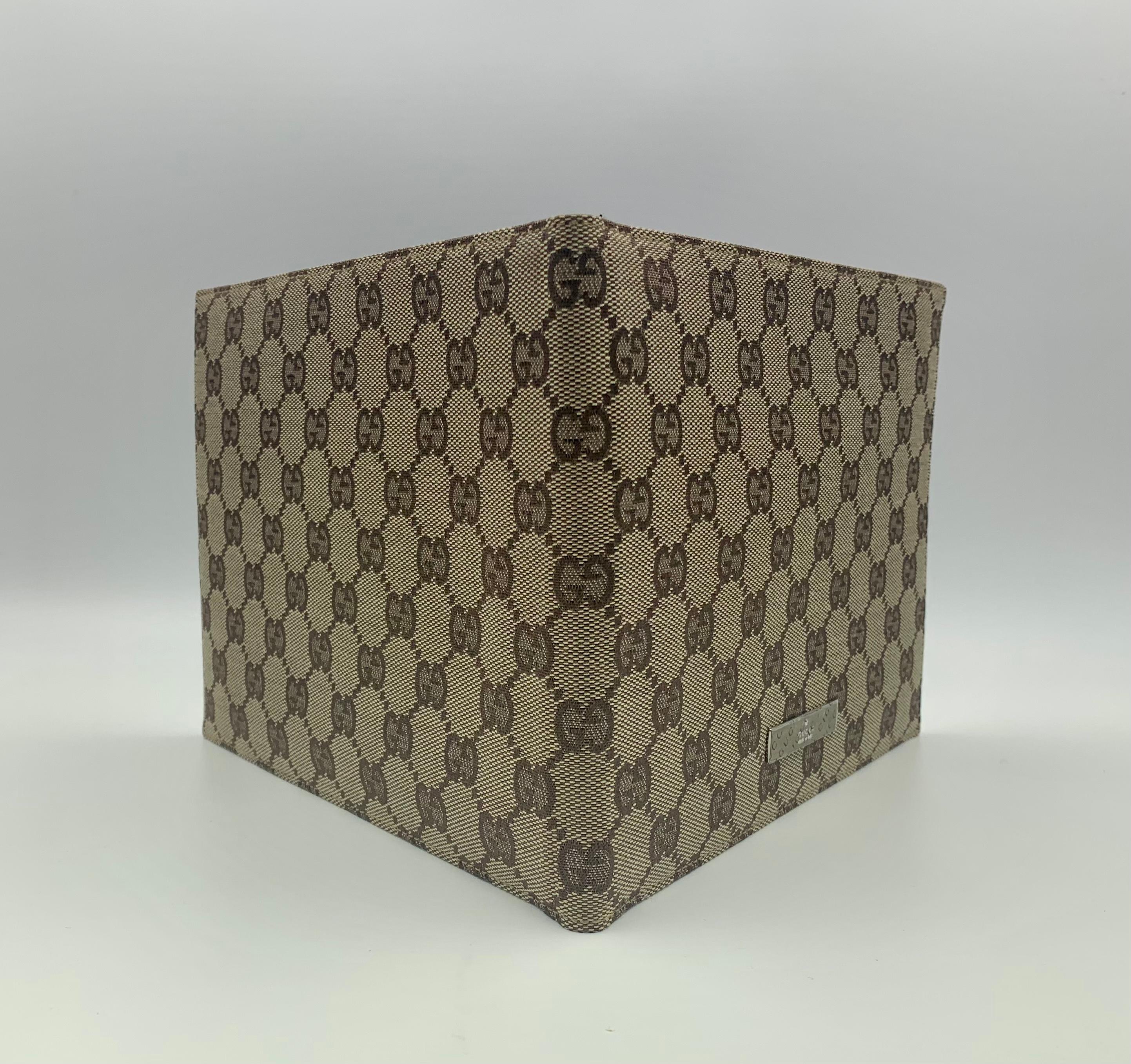 Gucci Beige Ebony GG Supreme Leather, Canvas Monogram Bi-Fold Picture Frame In Good Condition For Sale In New York, NY
