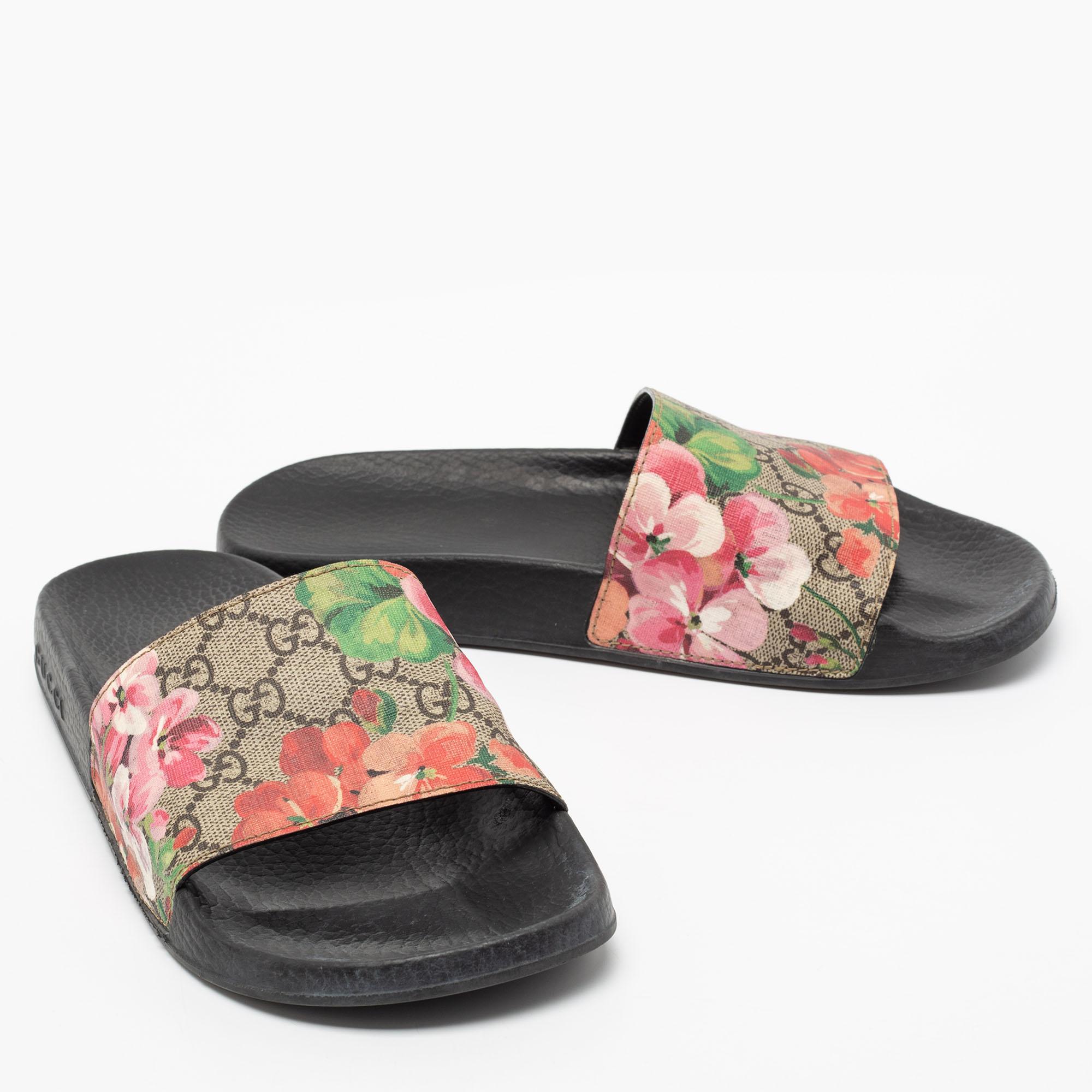 Women's Gucci Beige GG Blooms Coated Canvas Slide Sandal Size 38